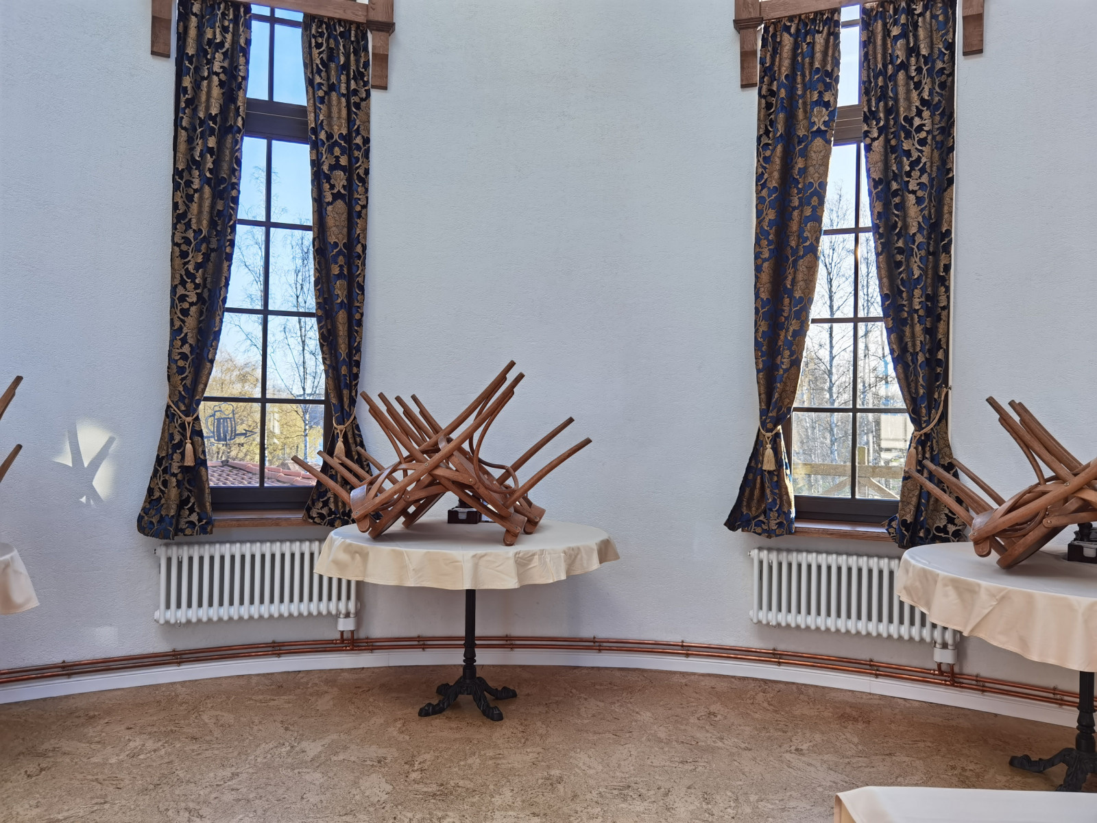 Трубчатые радиаторы Arbonia в ресторан Карл и Фридрих