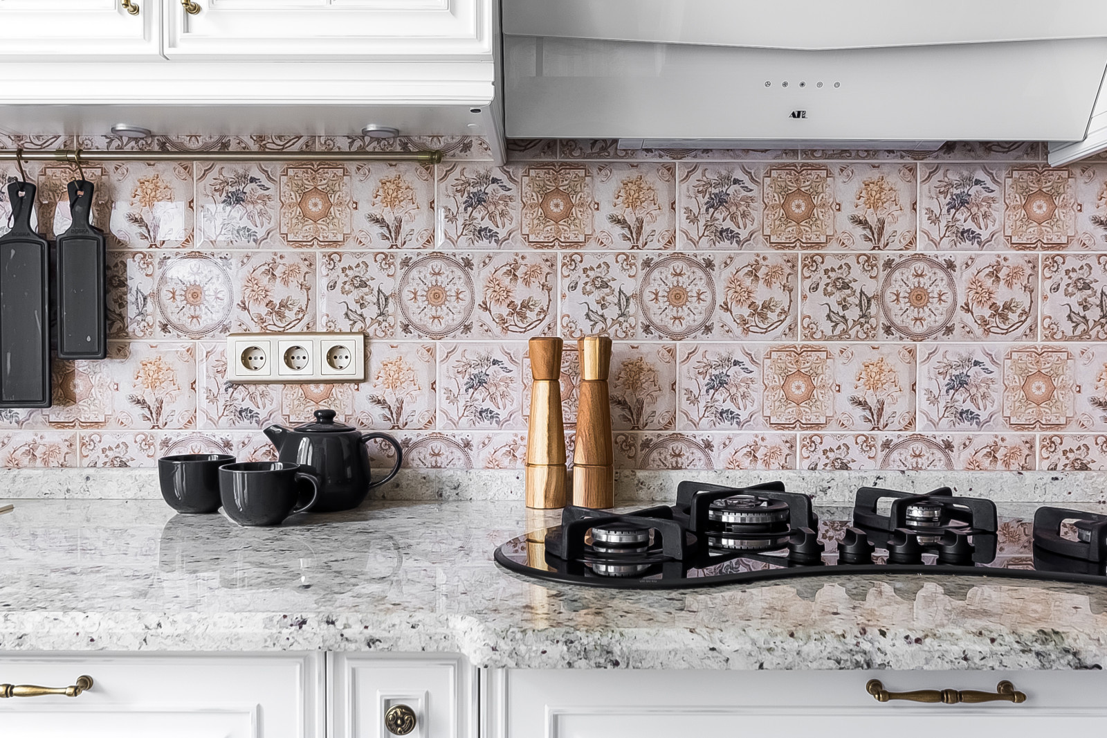 Маленькая кухня в классическом стиле