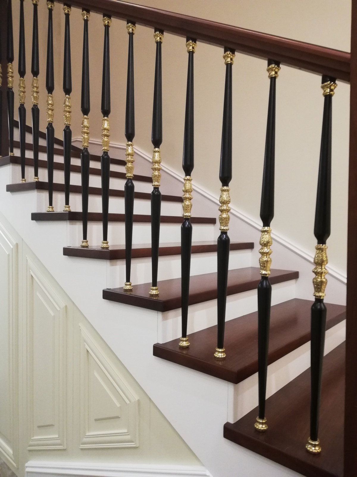 Дом в стиле американская классика, неоклассика. Фото в процессе