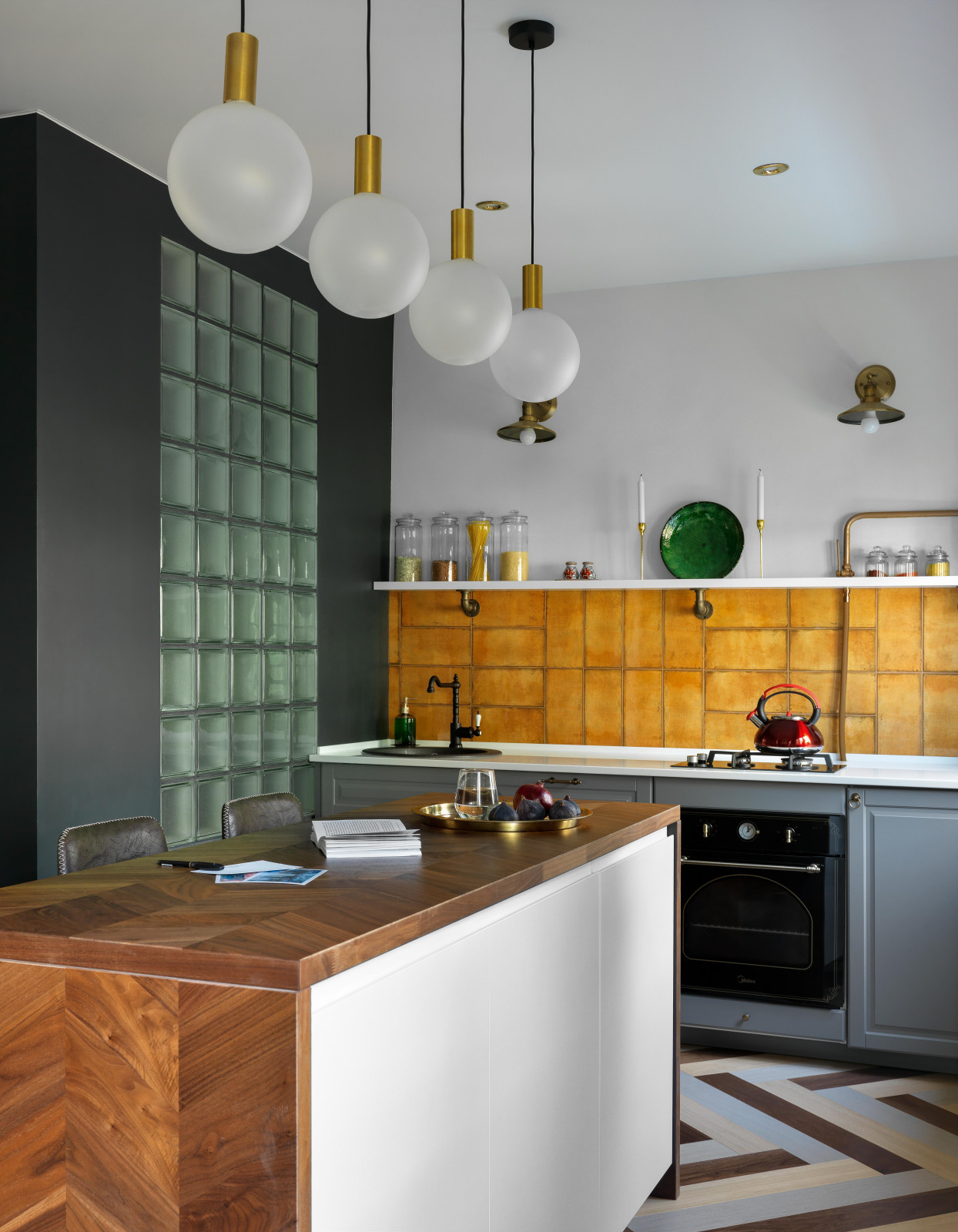 Проект "Изумруд и латунь"