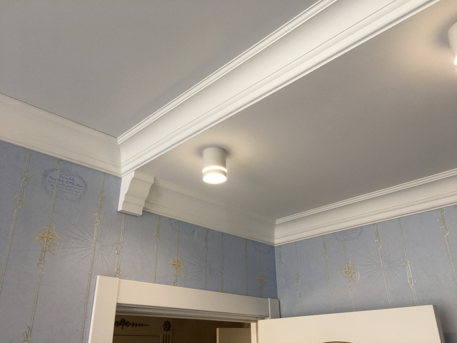 Потолочные гипсовые карнизы АРАТТА