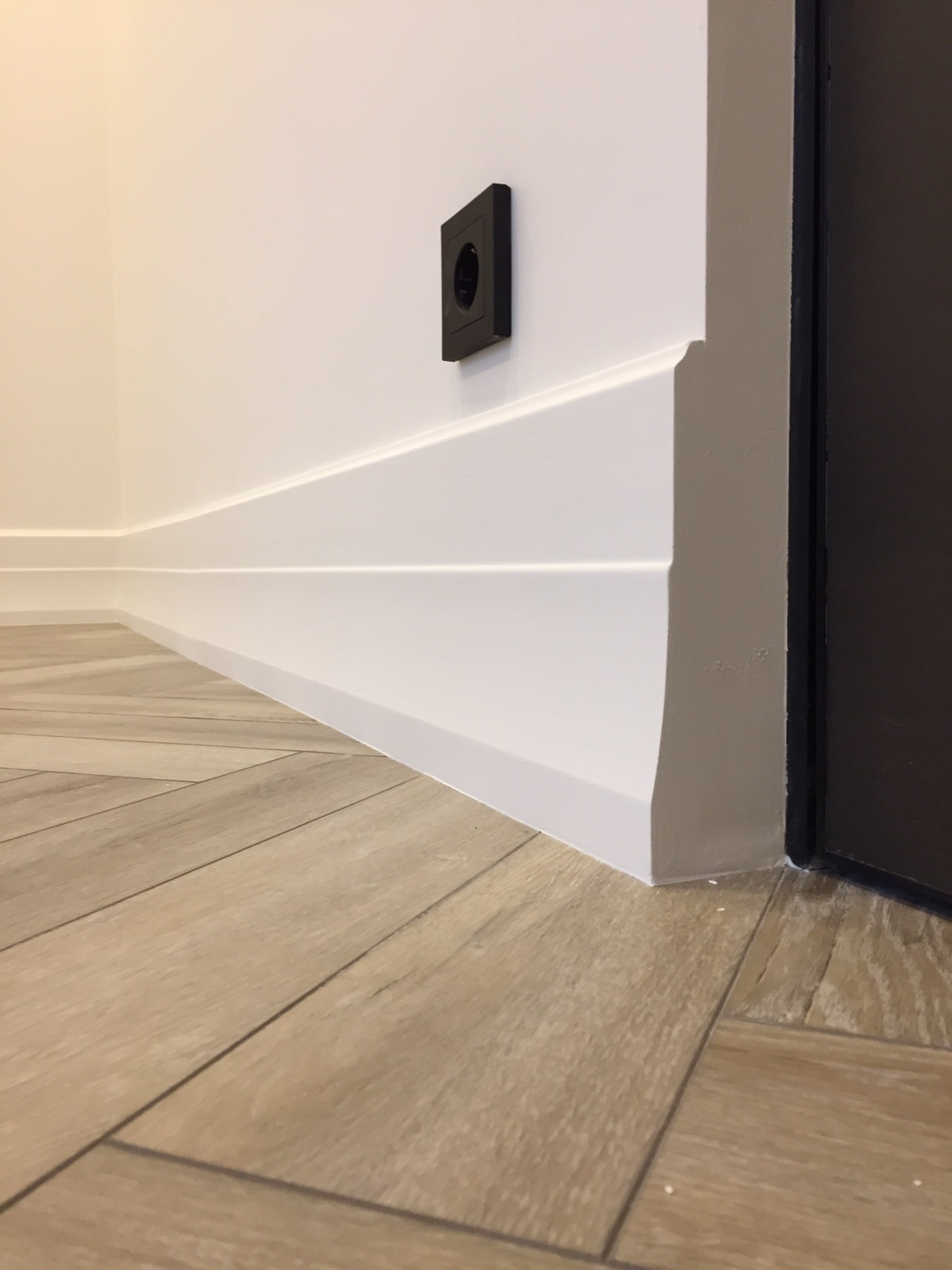 Обложка проекта: Гипсовые плинтусы АРАТТА