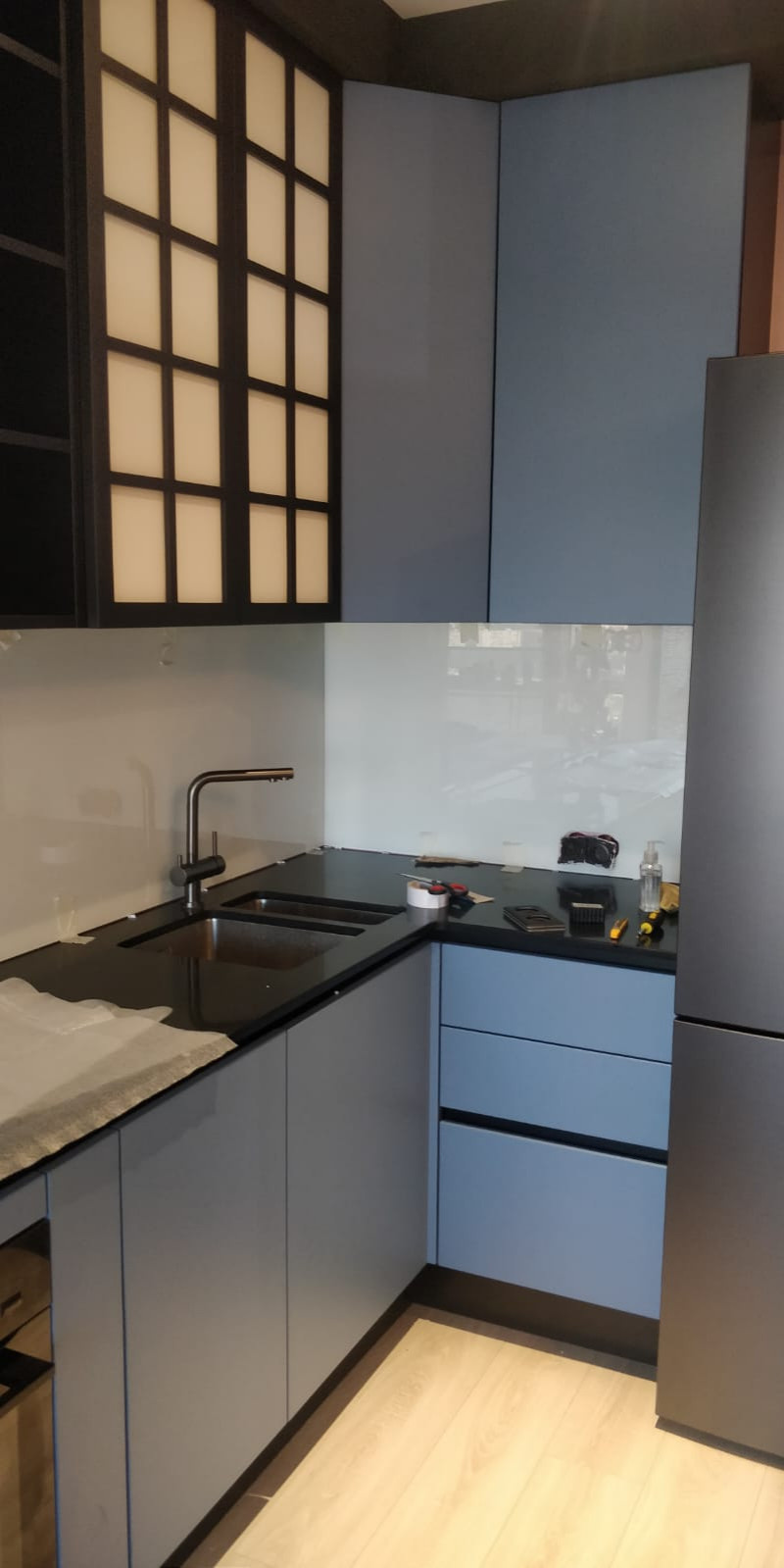Стеновые панели для кухни в Triplex 4.4мм белая пленка.
