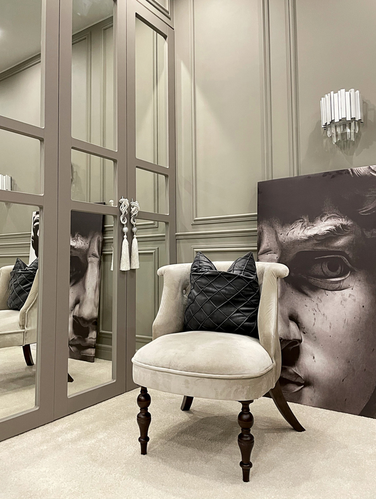 Обложка проекта: Интерьер в серых тонах