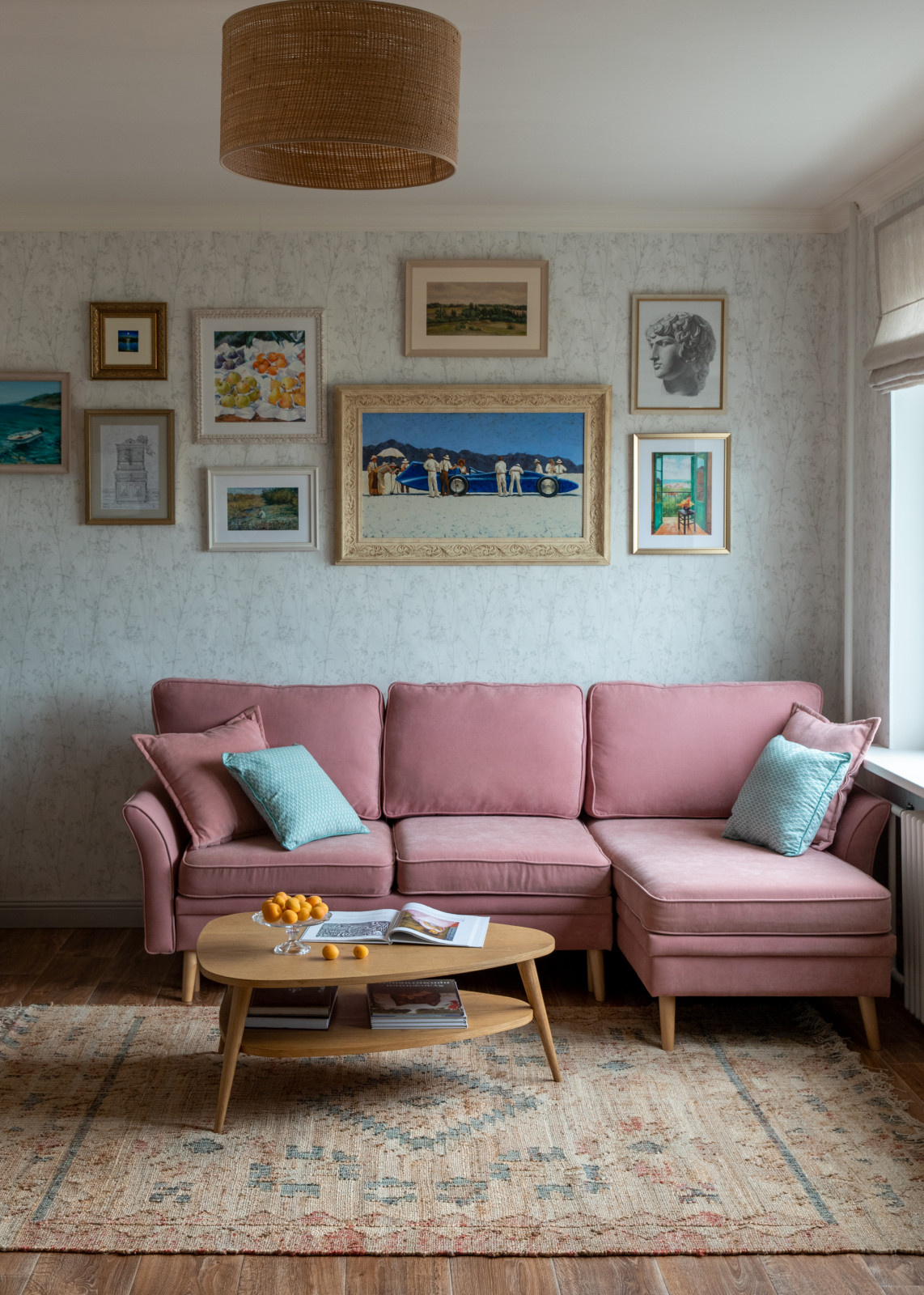 В гостях: Квартира с антикварным буфетом и быстрым ремонтом