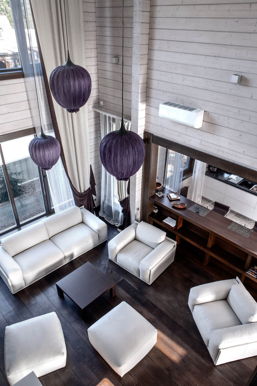 Реализованные проекты интерьеров в домах их клееного бруса