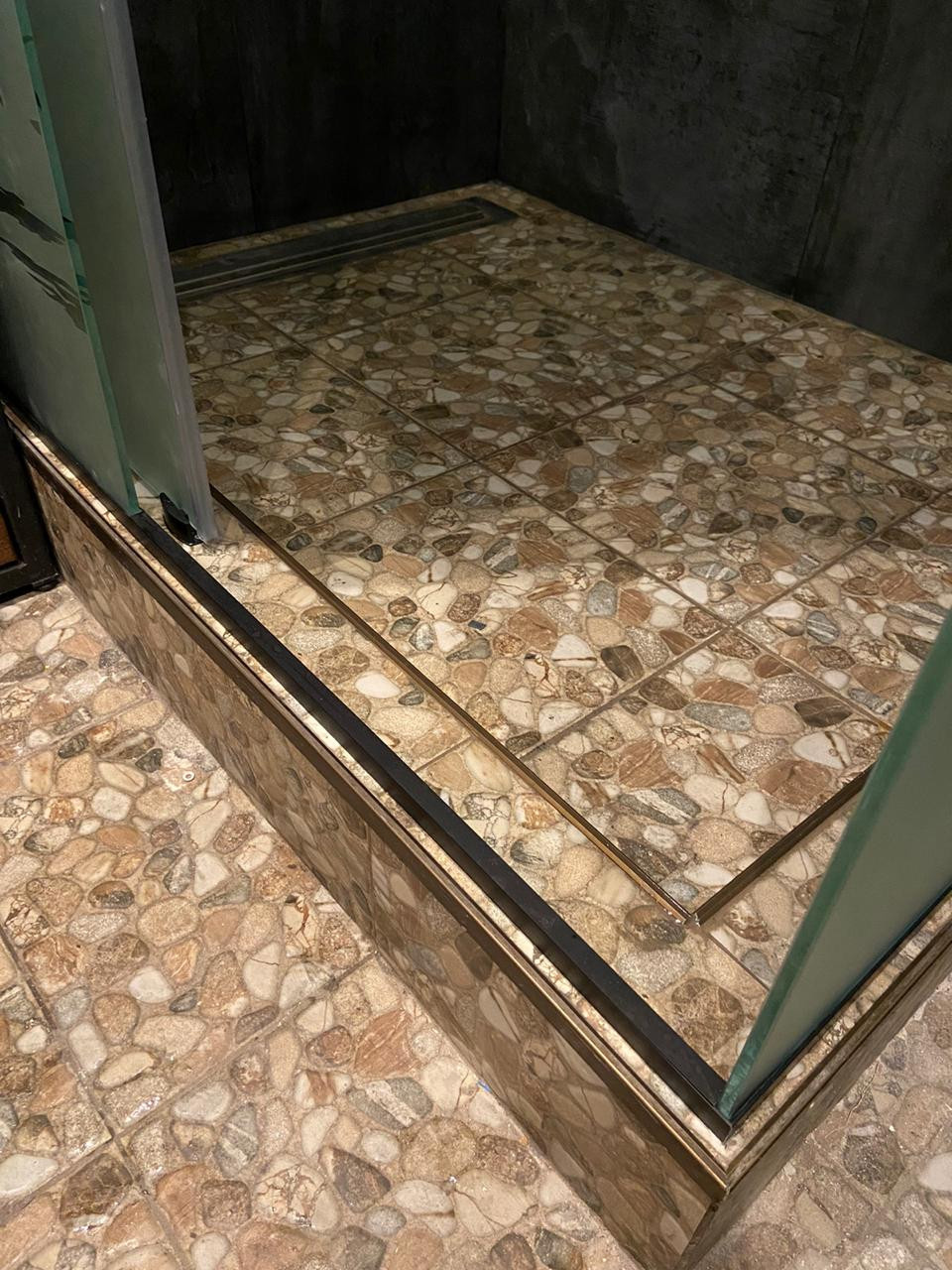 Фоновое изображение профиля STEKLOLUXE