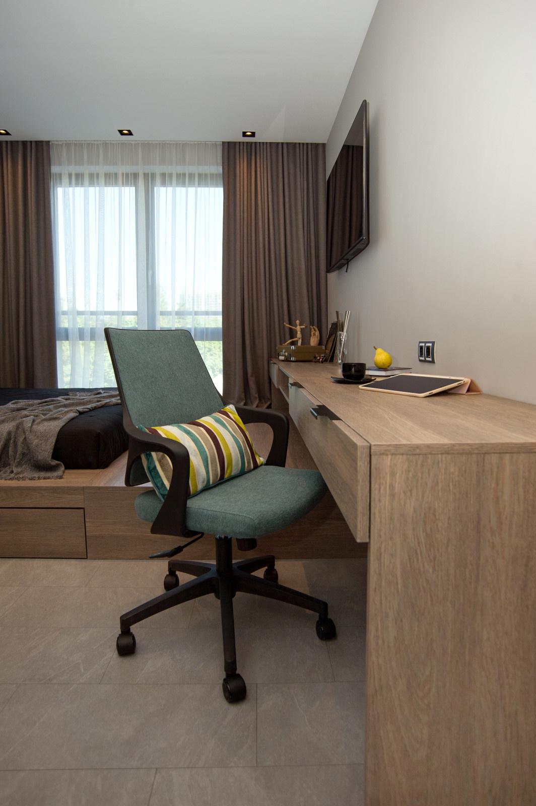 Письменный стол