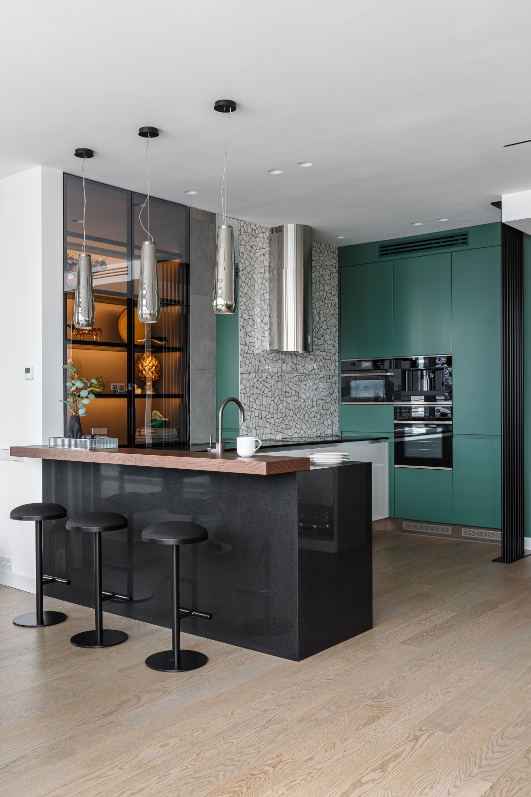 Яркая кухня