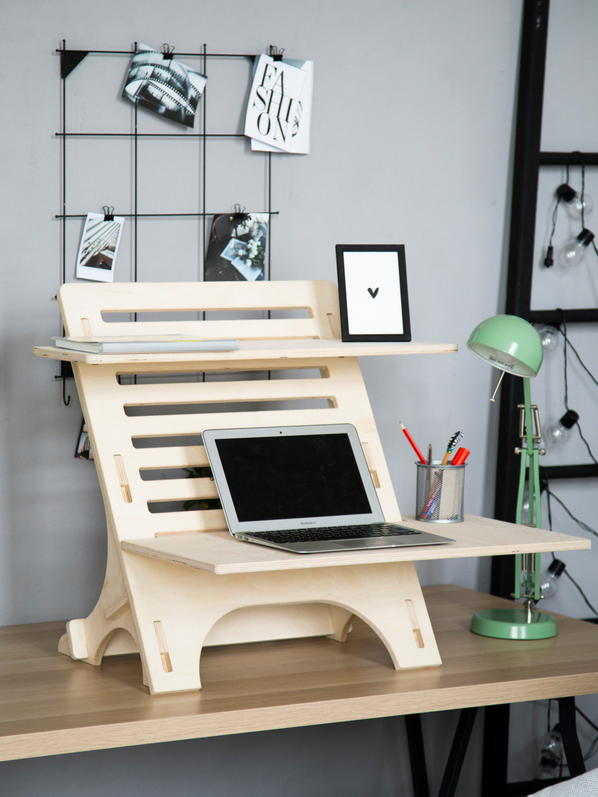 Stayhome Desk - настольный дэск, позволяющий работать стоя!