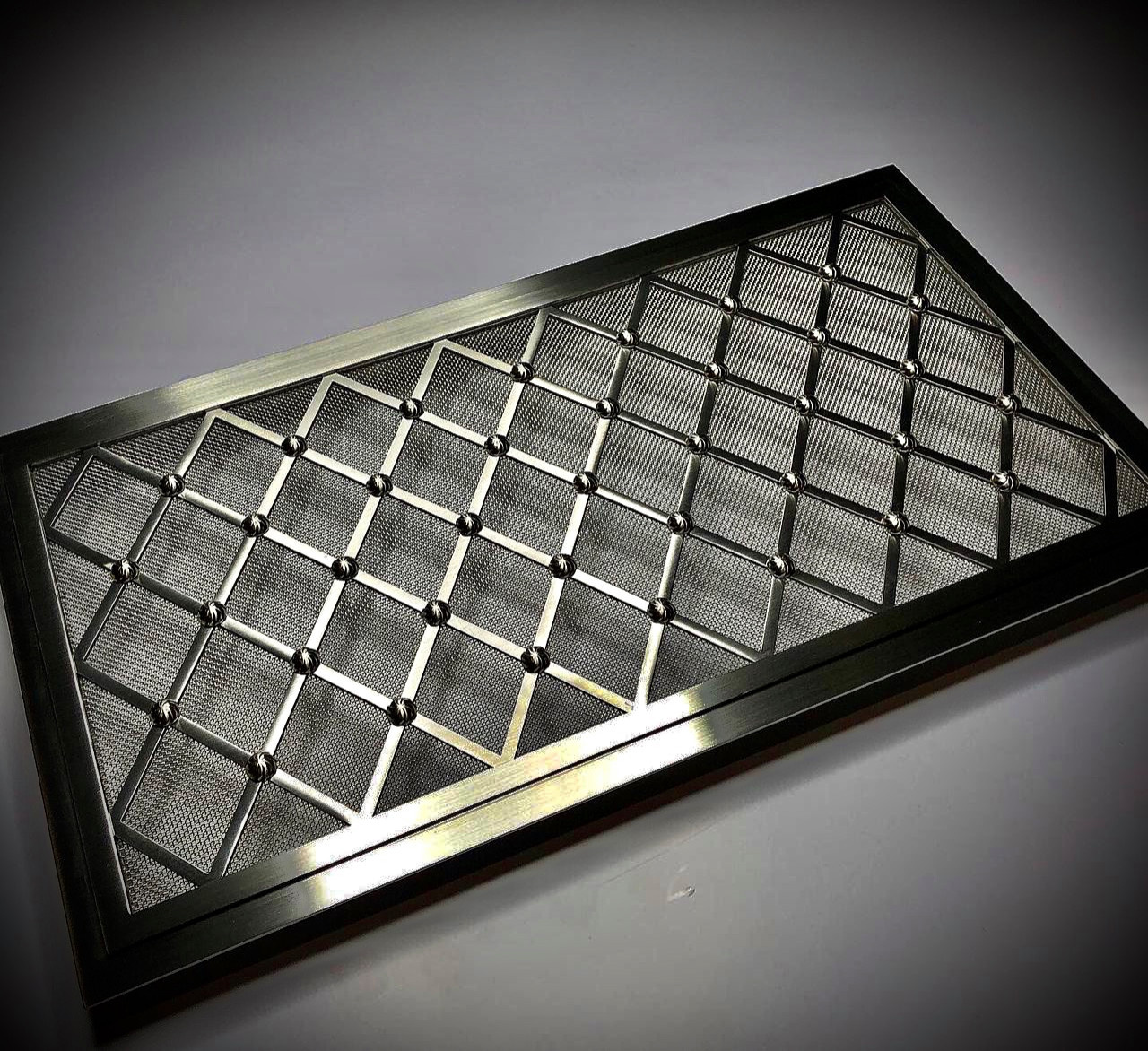 Декоративные решетки DIAMONDGRILLE