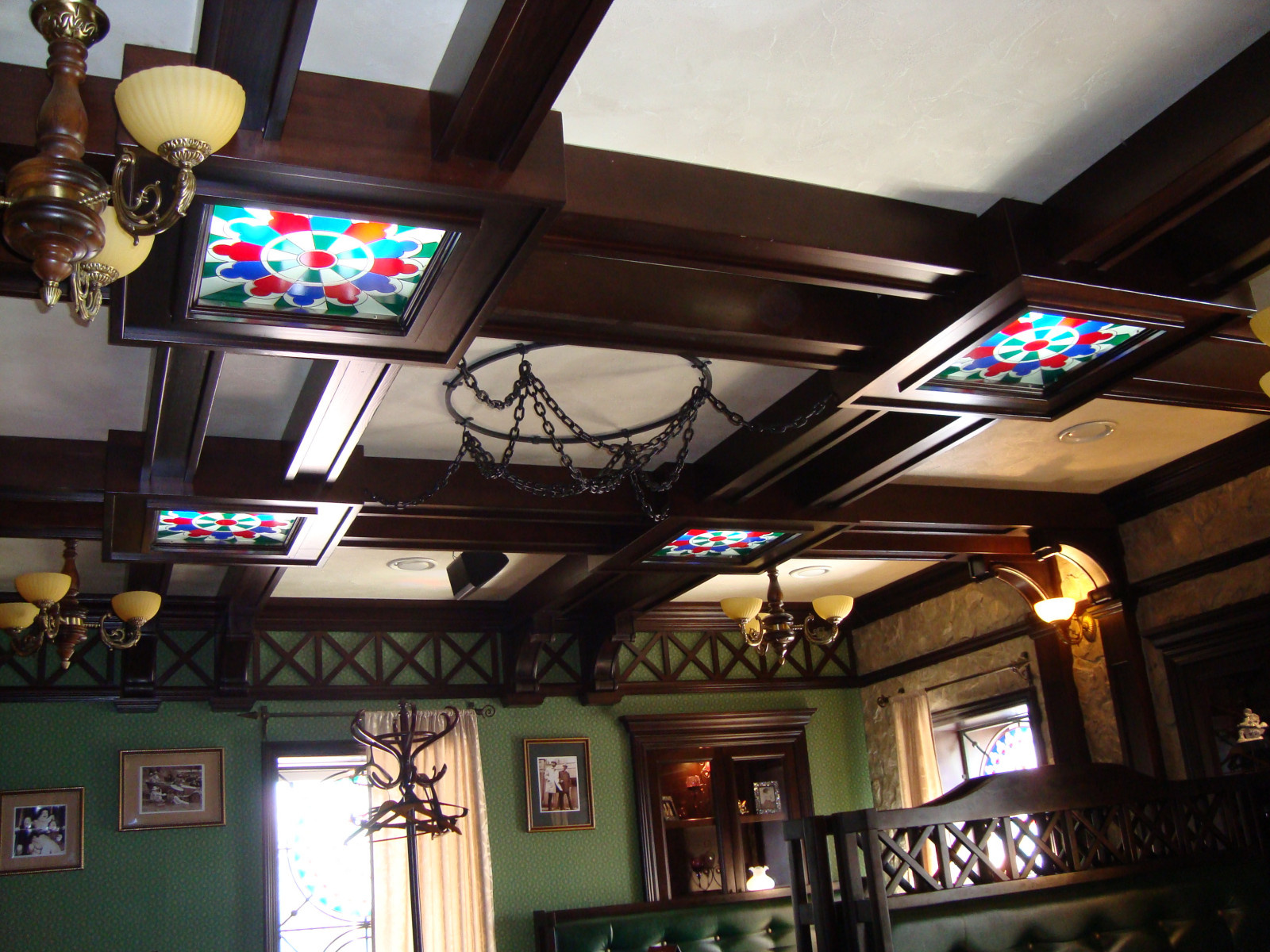 Обложка проекта: Витраж в потолок