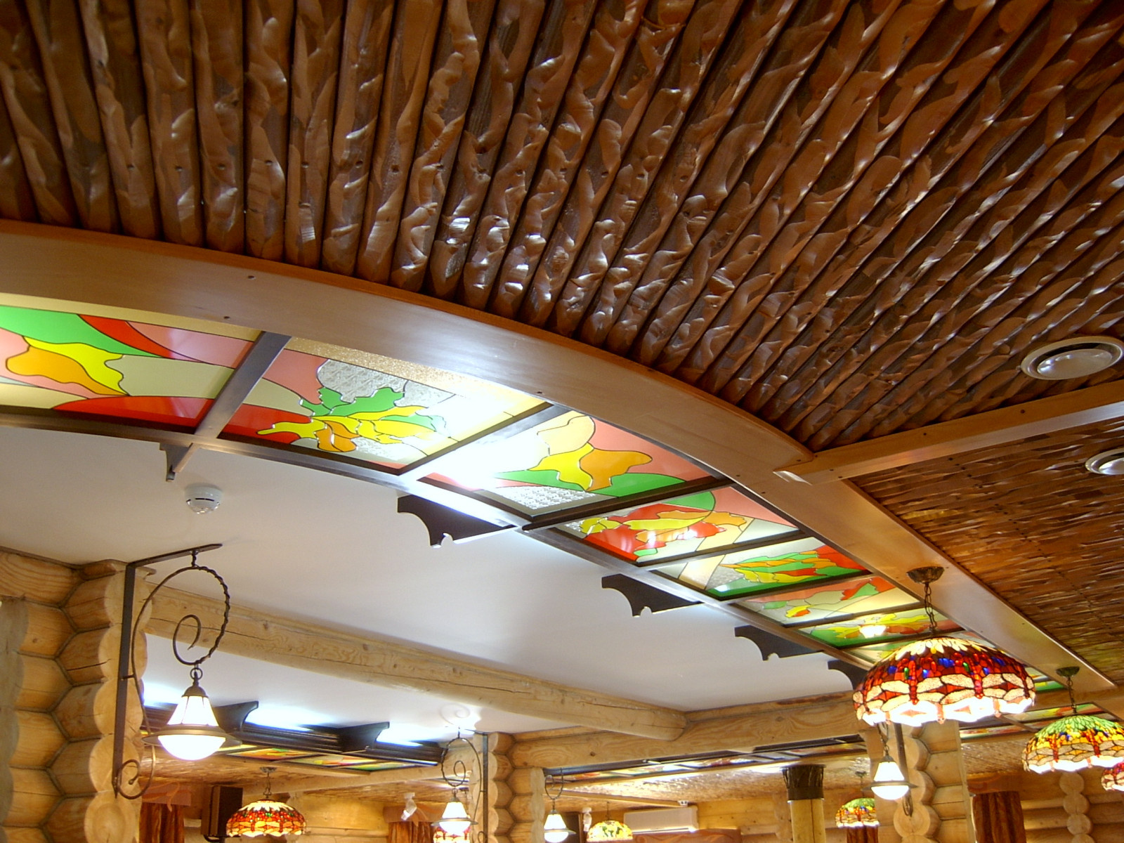 Витраж в потолок