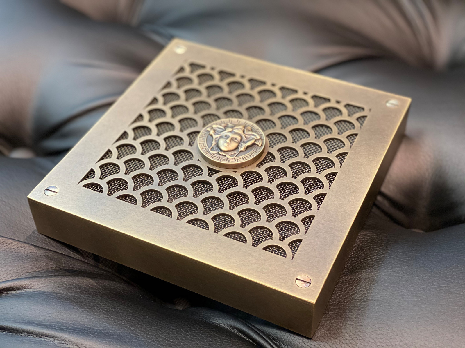 Декоративные решетки Versace