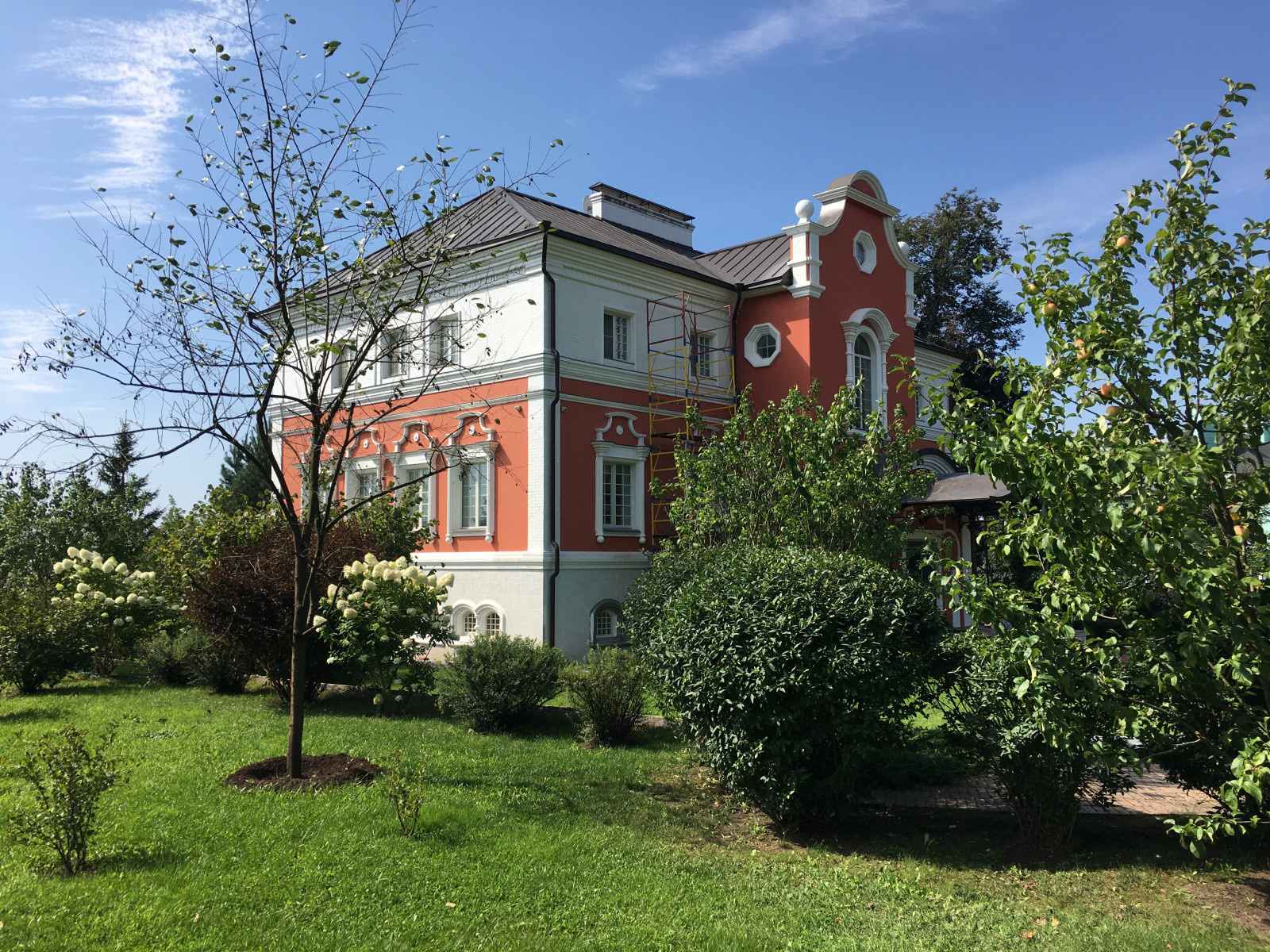 Церковно-причтовый дом Церкви Спаса Нерукотворного Образа