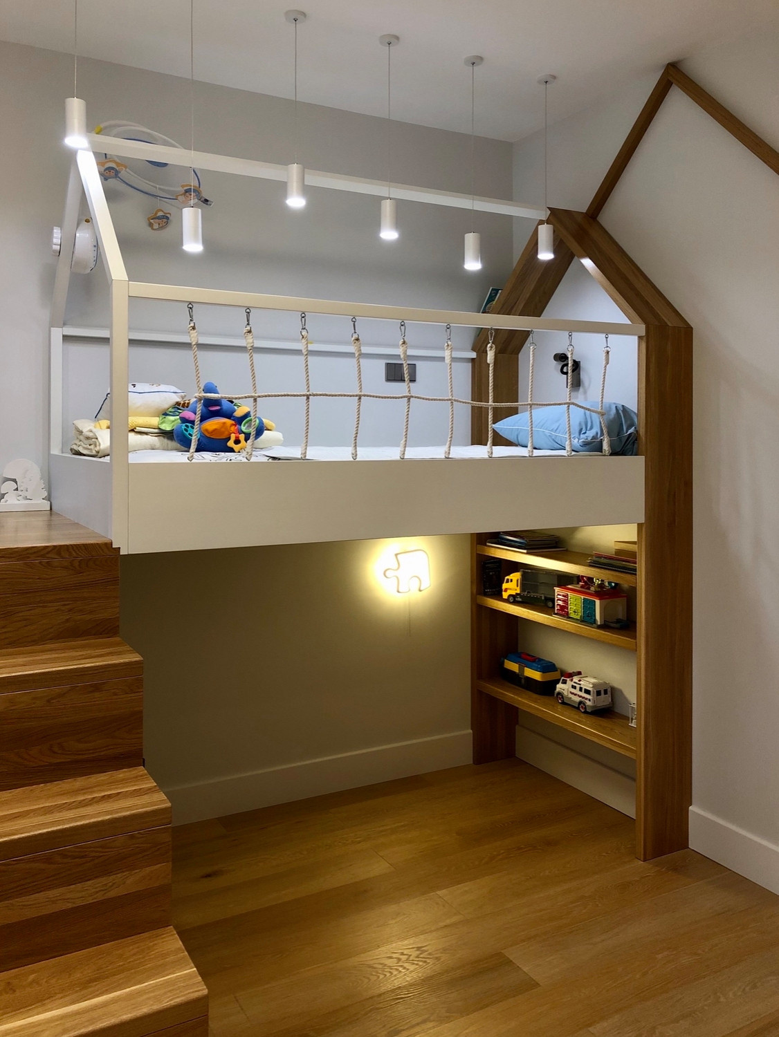 дизайнер Олег Саакян