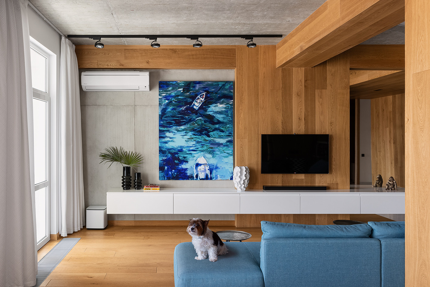 Houzz тур: Квартира в Сочи с акцентом на авторскую живопись