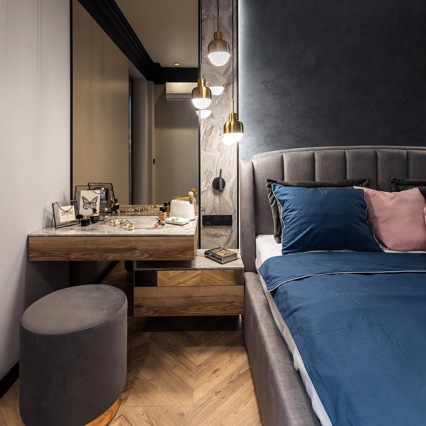 Zodiac Apartment