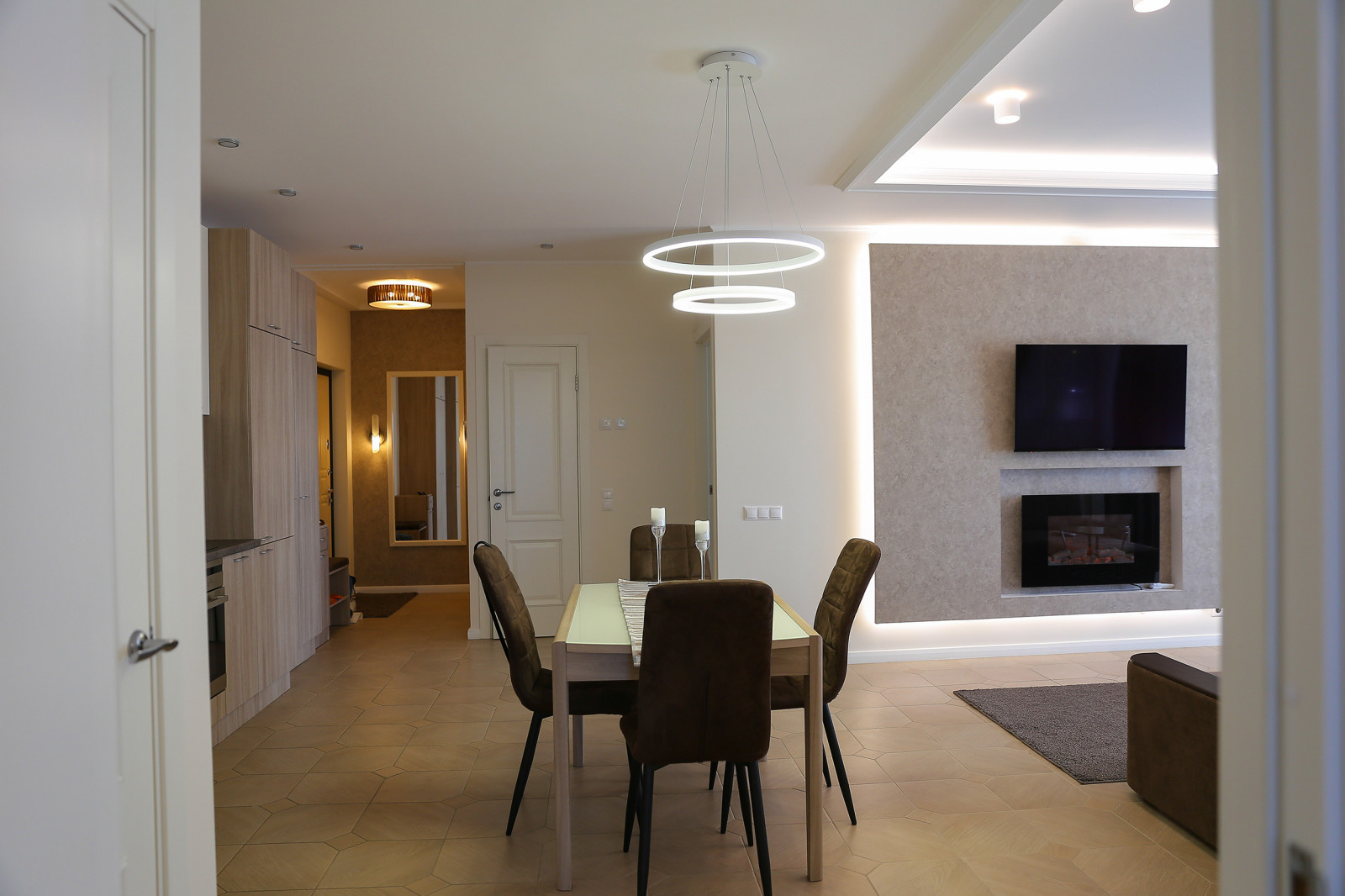 Современная квартира в мягких цветах