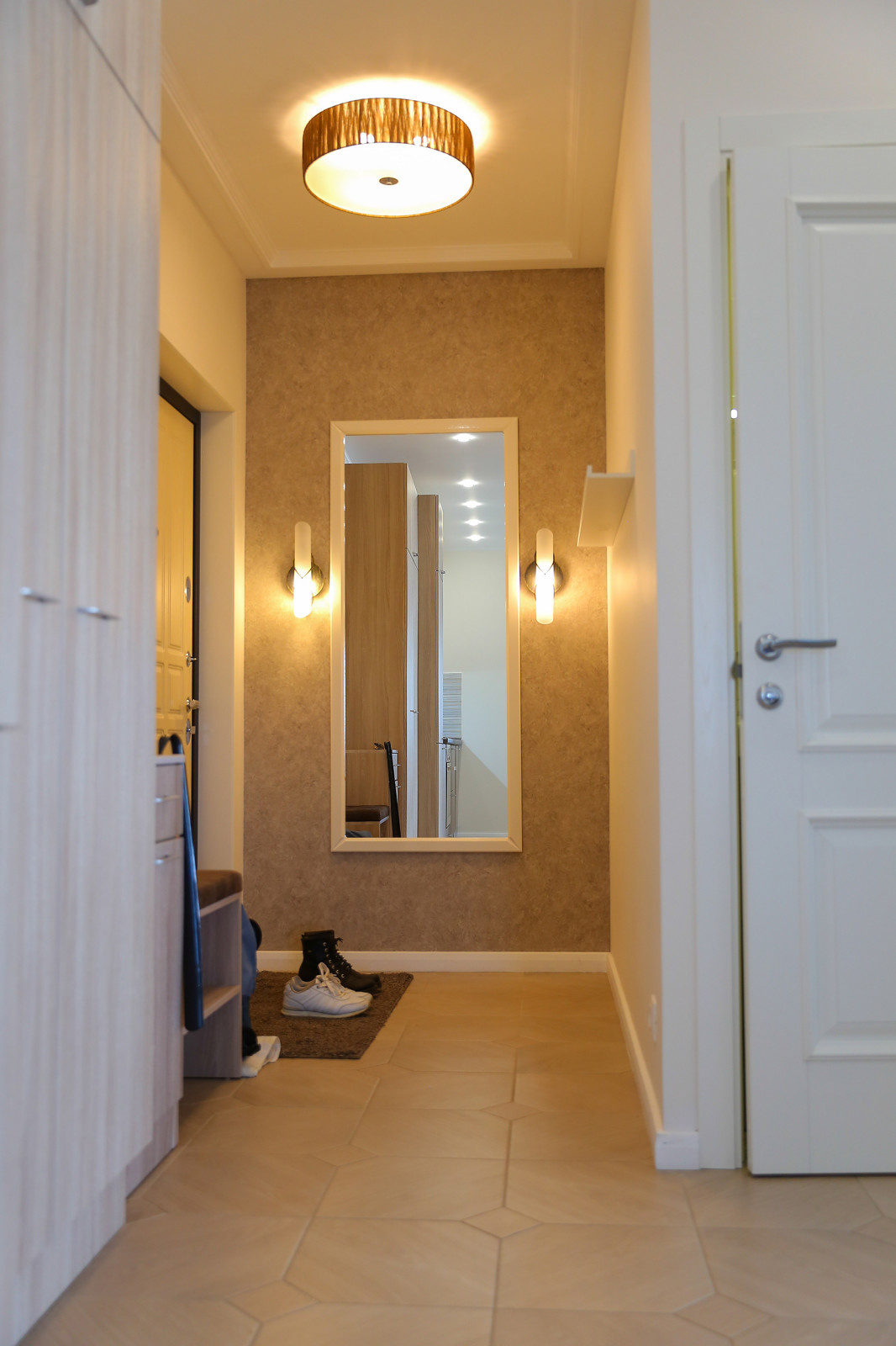 Современная квартира в мягких цветах