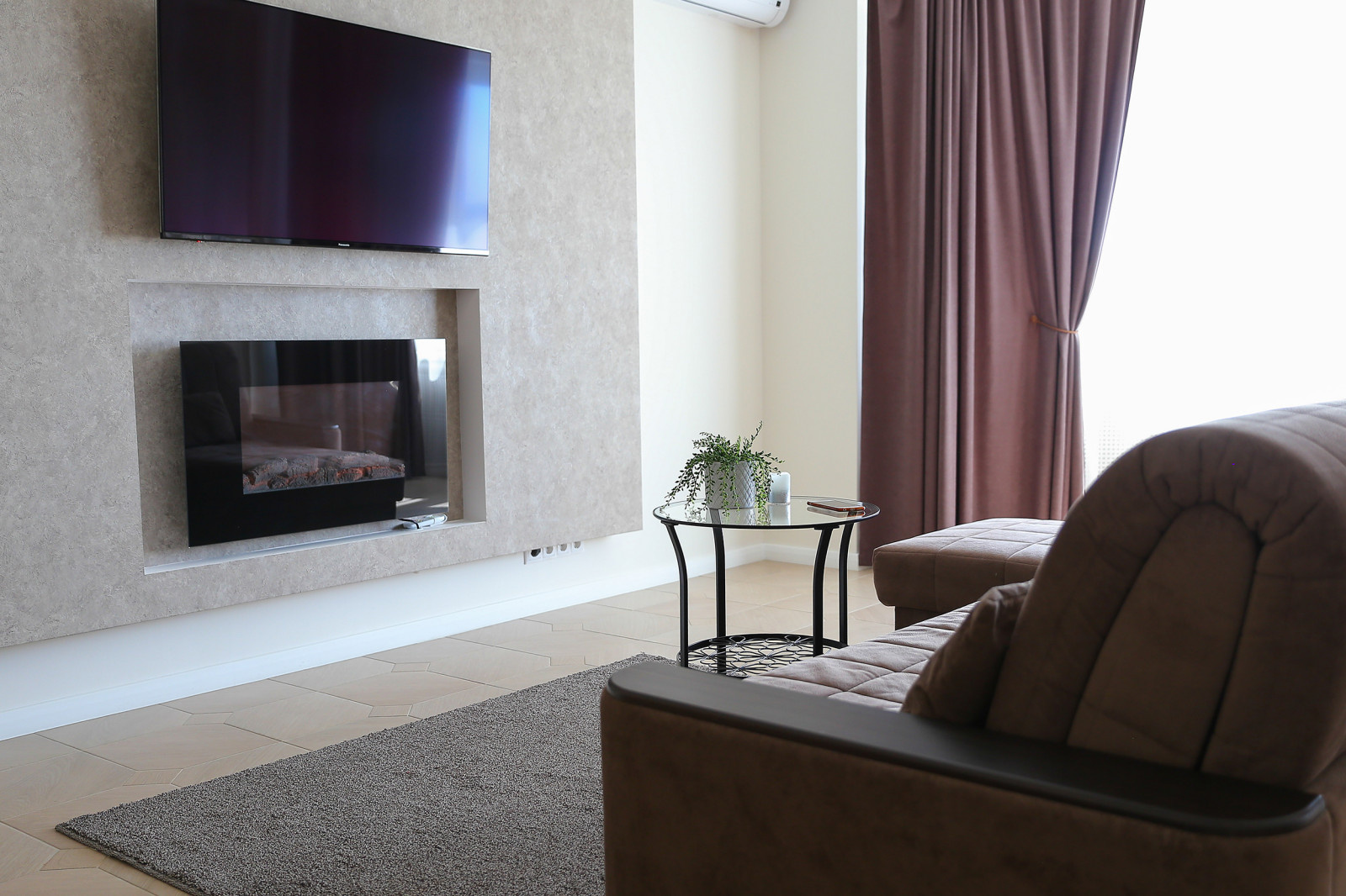 Современная квартира в мягких цветах