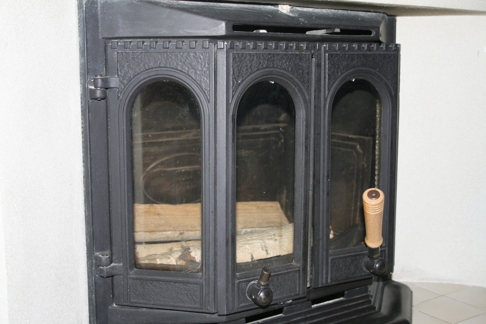 Каминная топка JOTUL I80 Классика 2007 деревянная ручка для открывания дверей