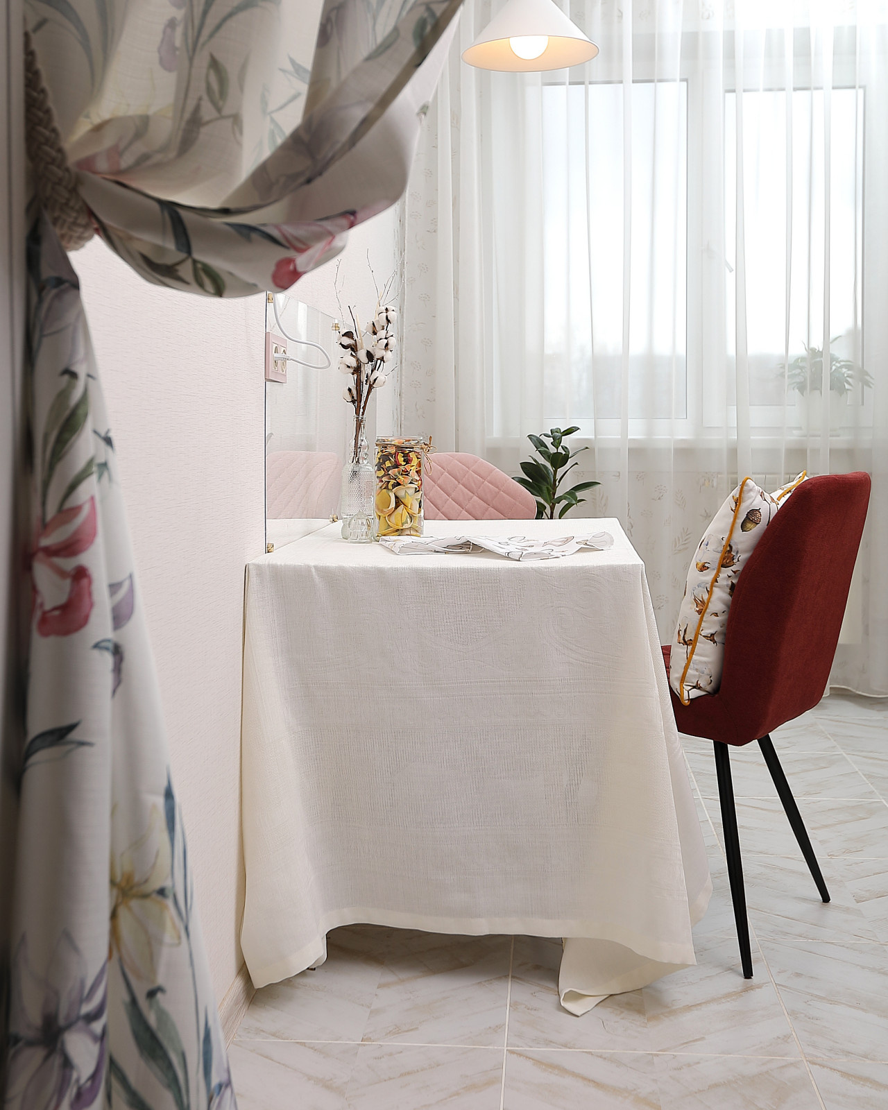 Весна в спальне и лето на кухне