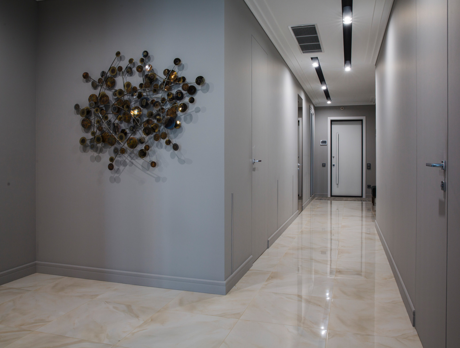 Квартира на набережной