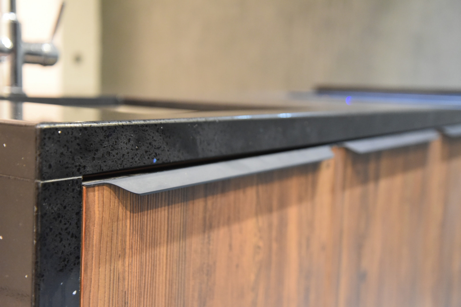 Кухня "MODERN" с островом.