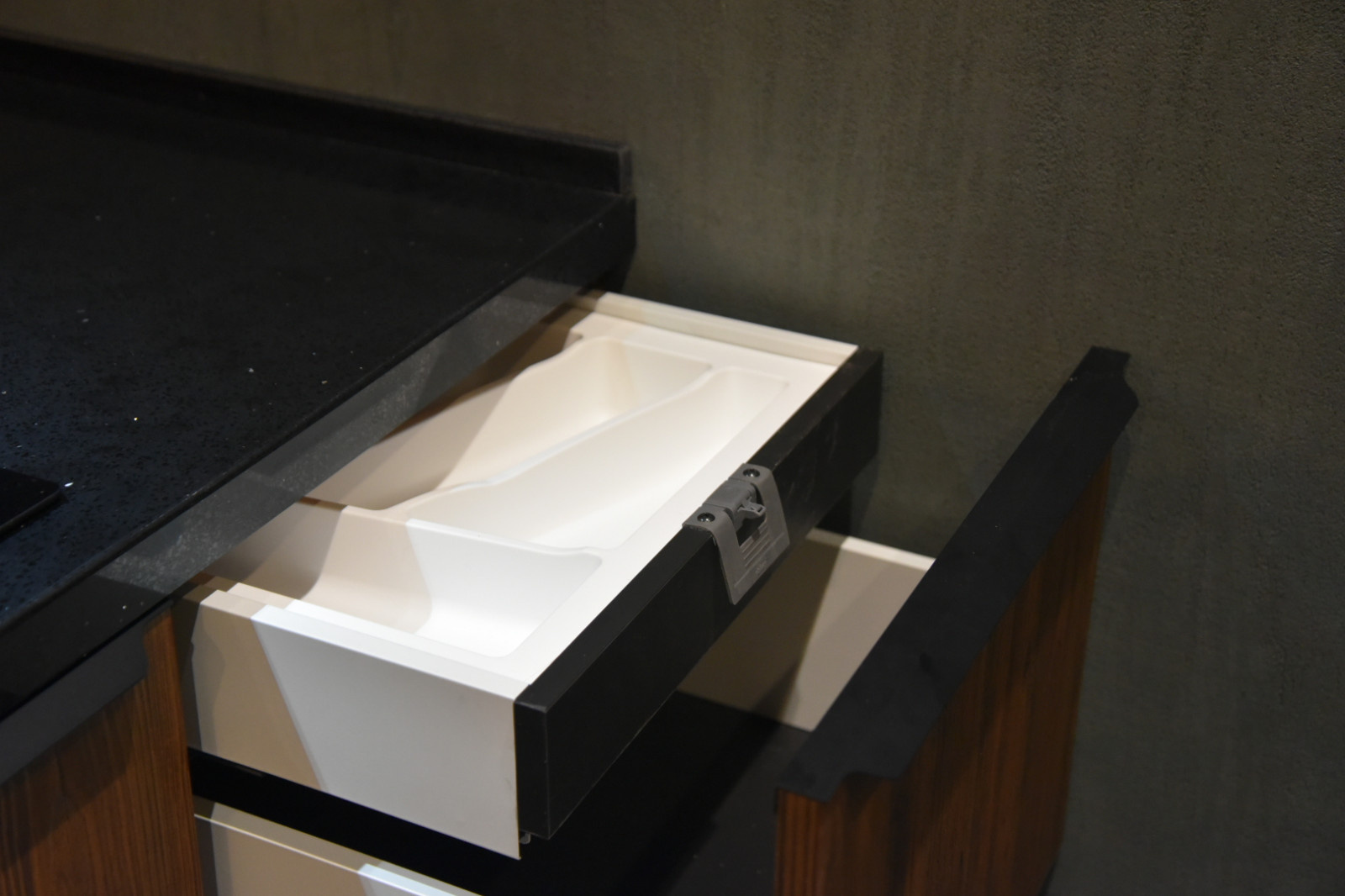 Кухня "MODERN" с островом.