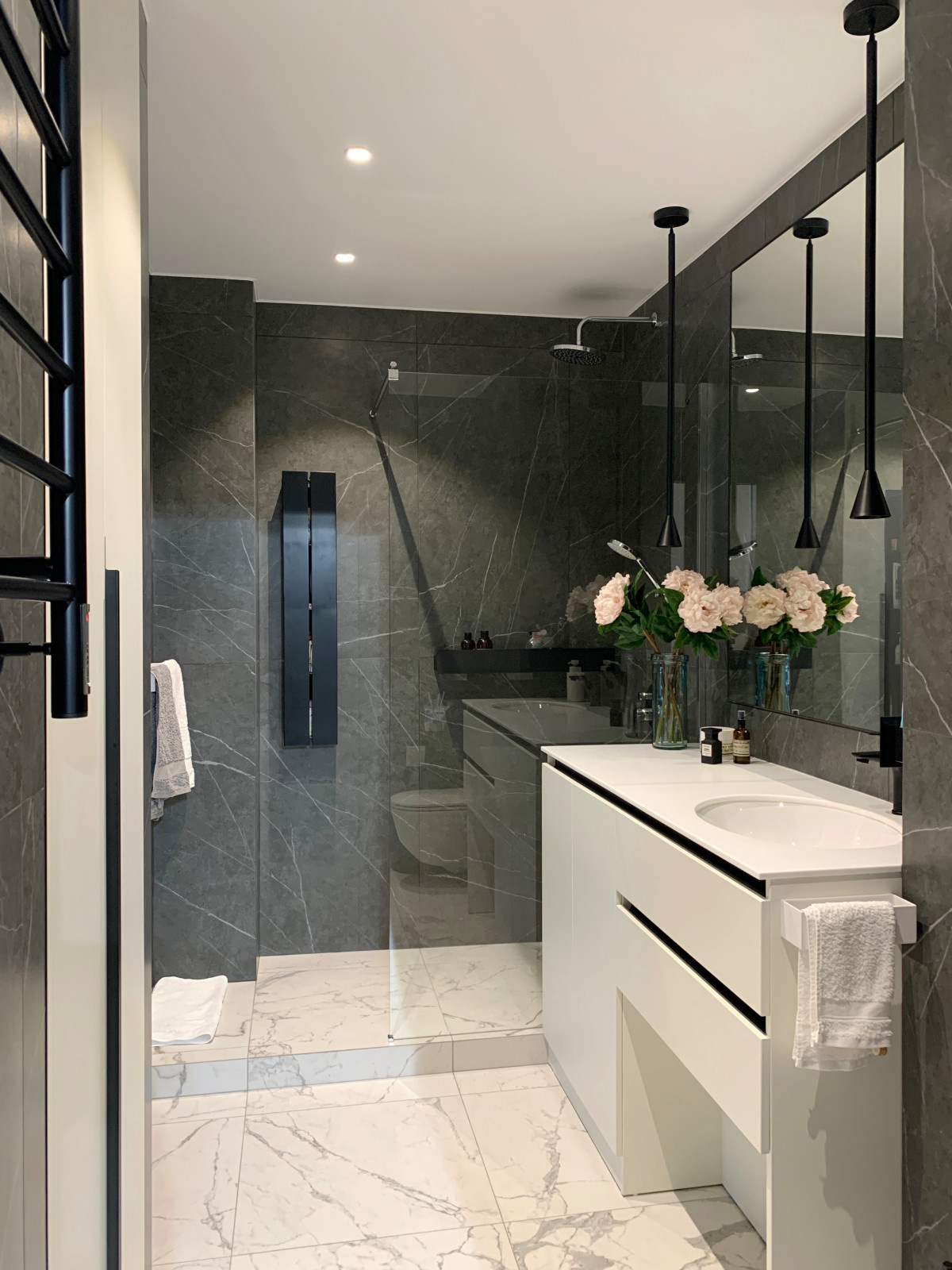 Михаил Шутов