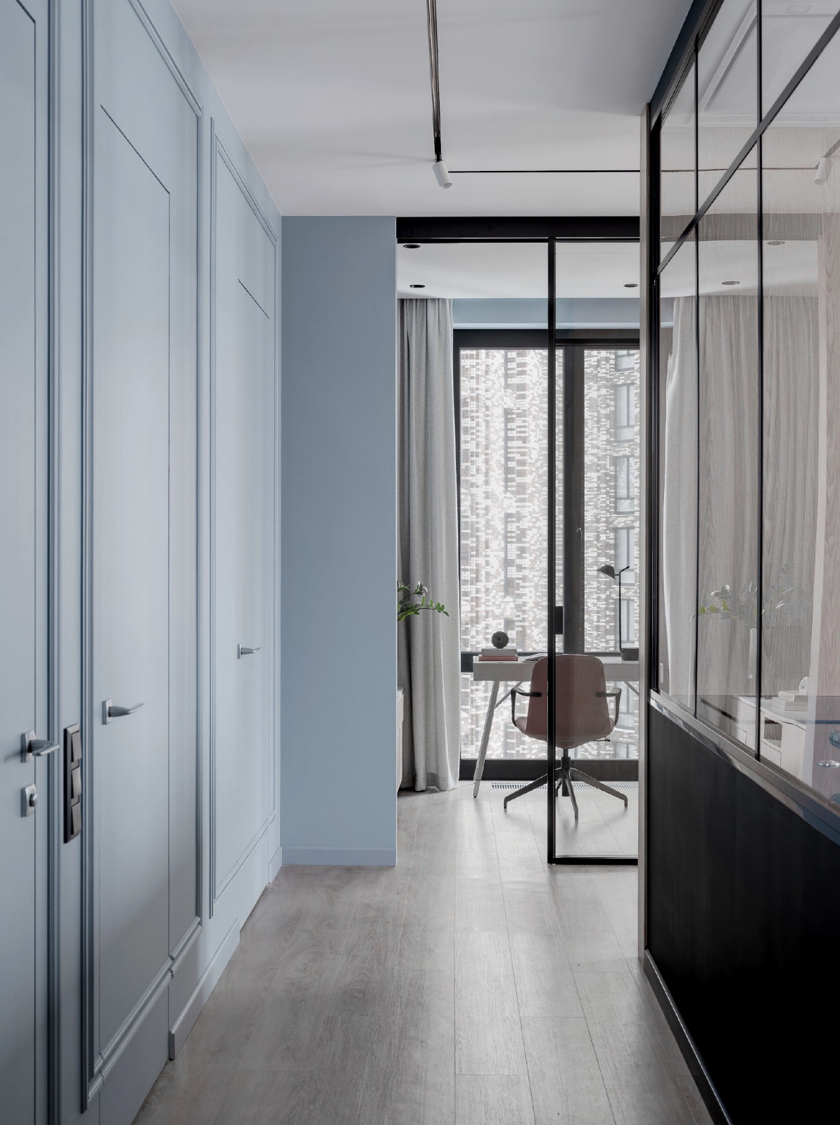 Houzz тур: Квартира с прозрачным кабинетом