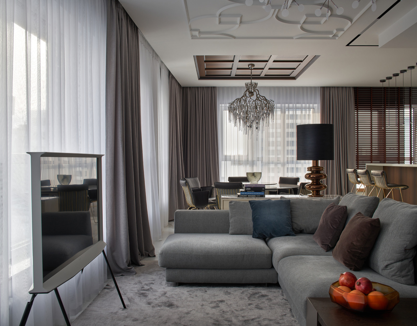 Гостиная, вид на столовую