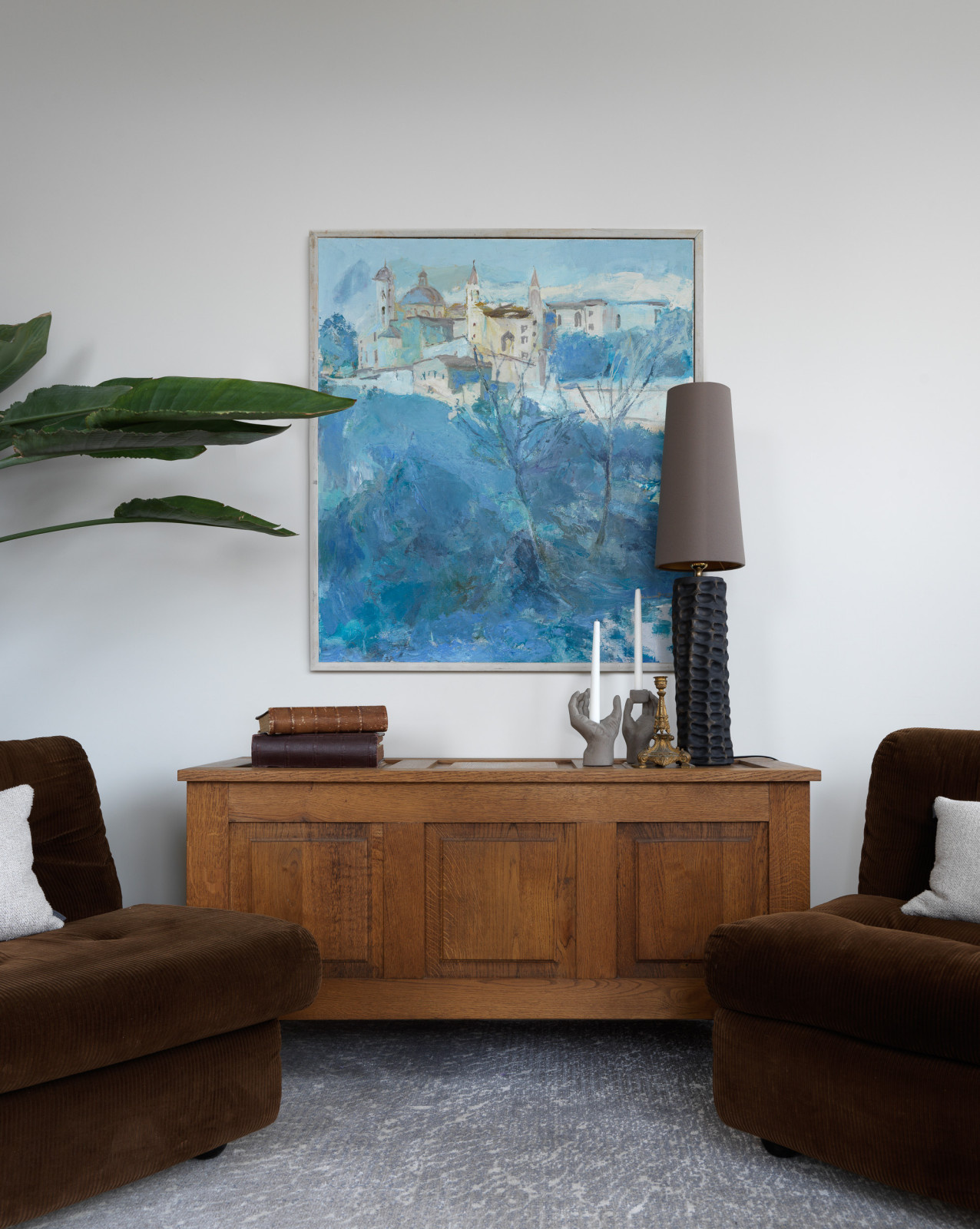 Houzz тур: Антиквариат и семейные реликвии в современной квартире