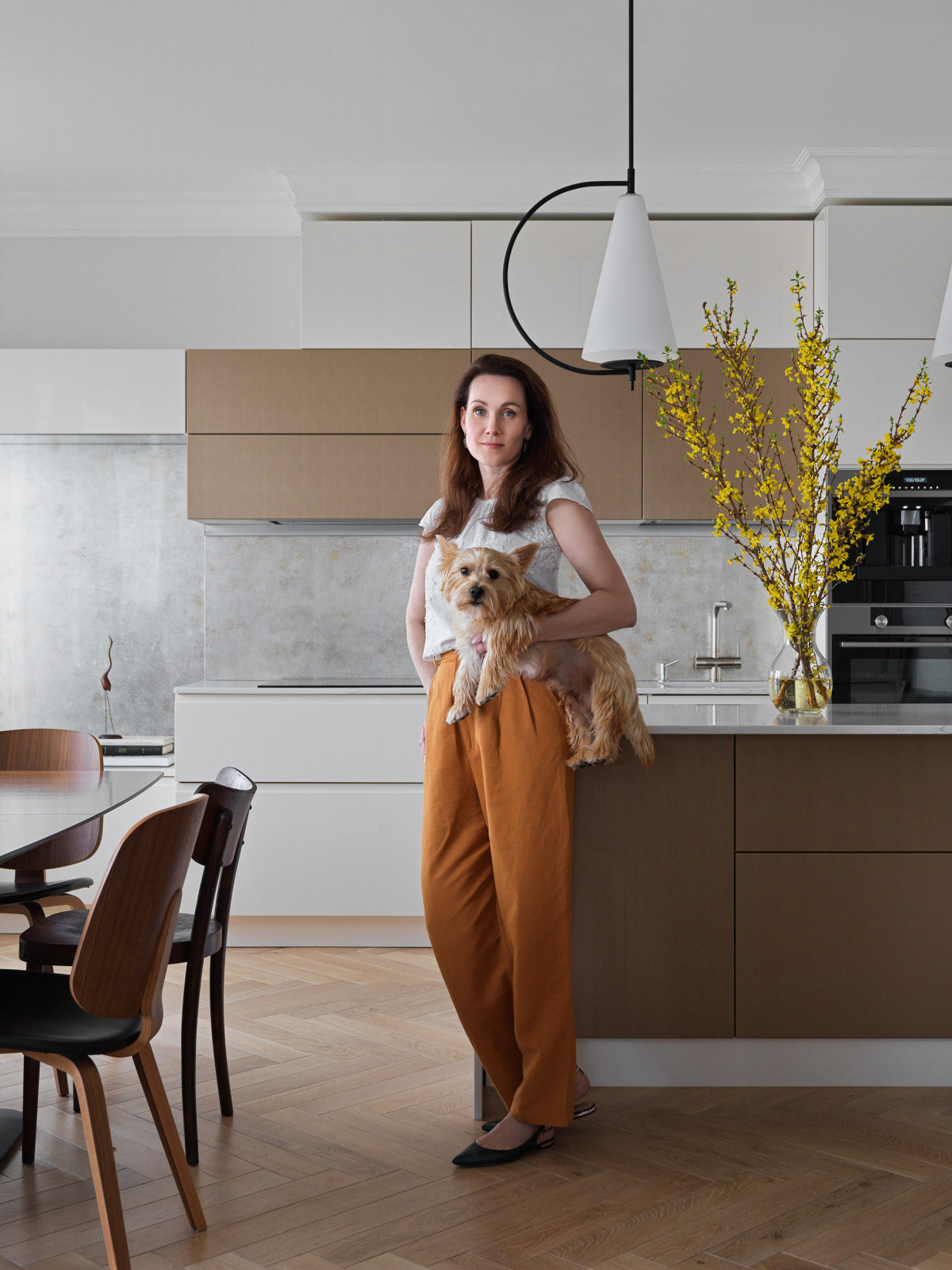 Houzz тур: Антиквариат и семейные реликвии в современной квартире