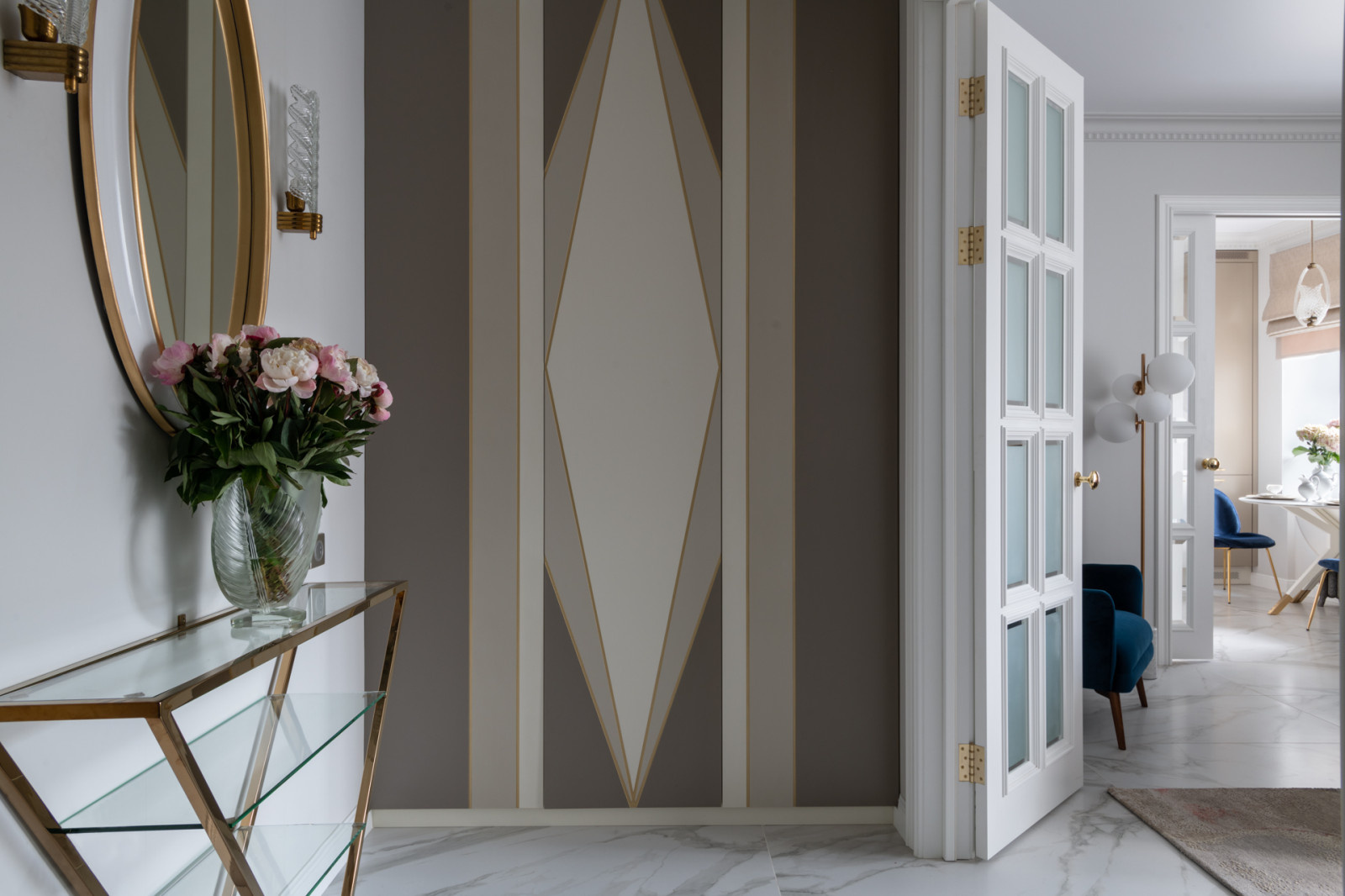 In the spirit of retro / В духе ретро - квартира с видом на Патриарший пруд