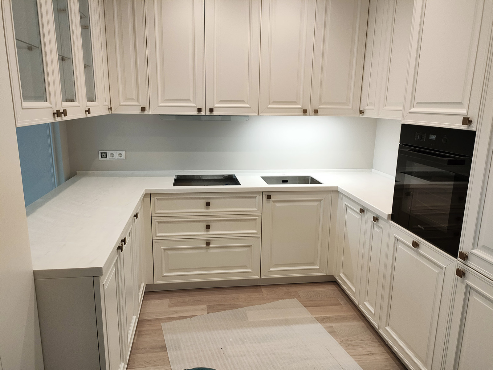 Столешница для кухни из искусственного камня Grandex Marble