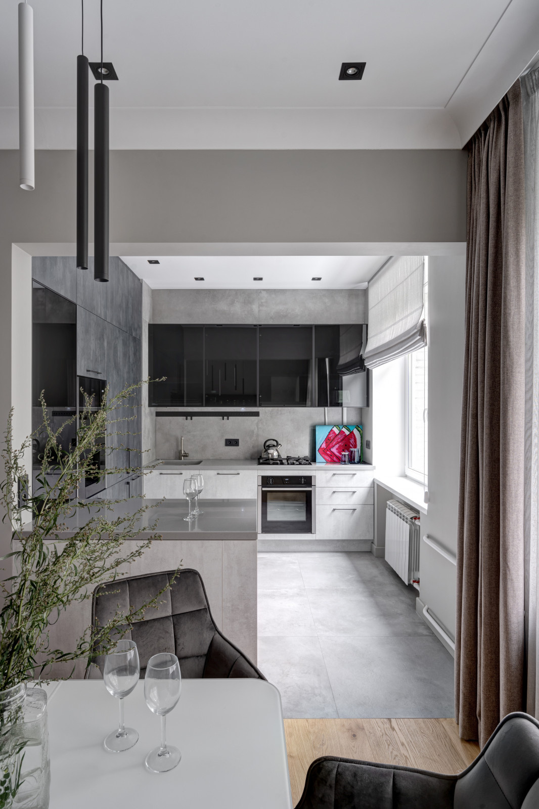 До и после: Интерьер в «сталинке» с оттенками серого и графита