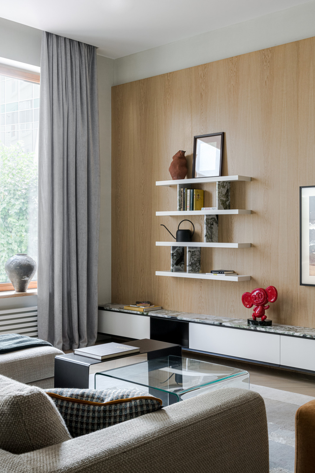 Houzz тур: Квартира с зелёным мрамором и отпечатком наутилуса