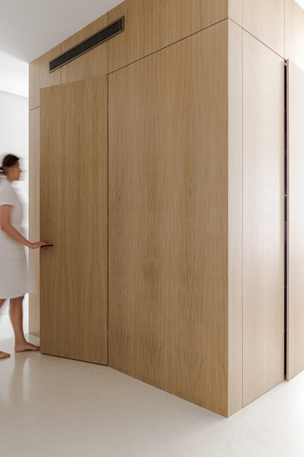 Houzz тур: Квартира с зелёным мрамором и отпечатком наутилуса