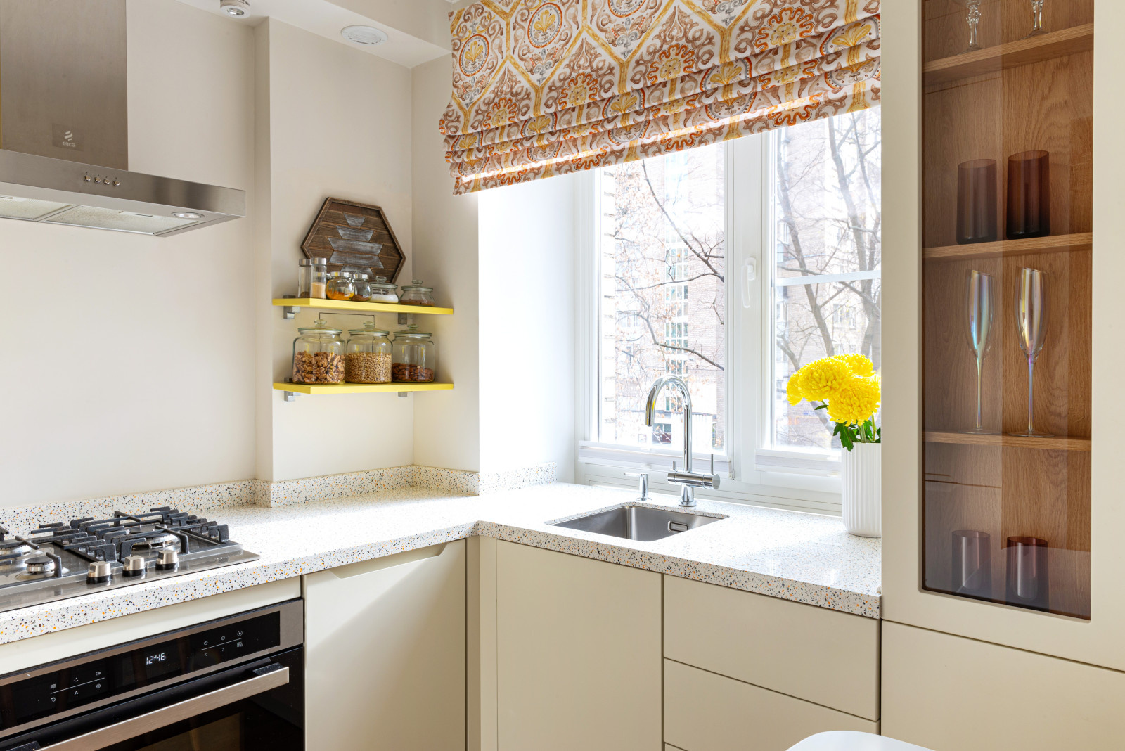 Квартира 38 кв м в старом фонде (Москва)