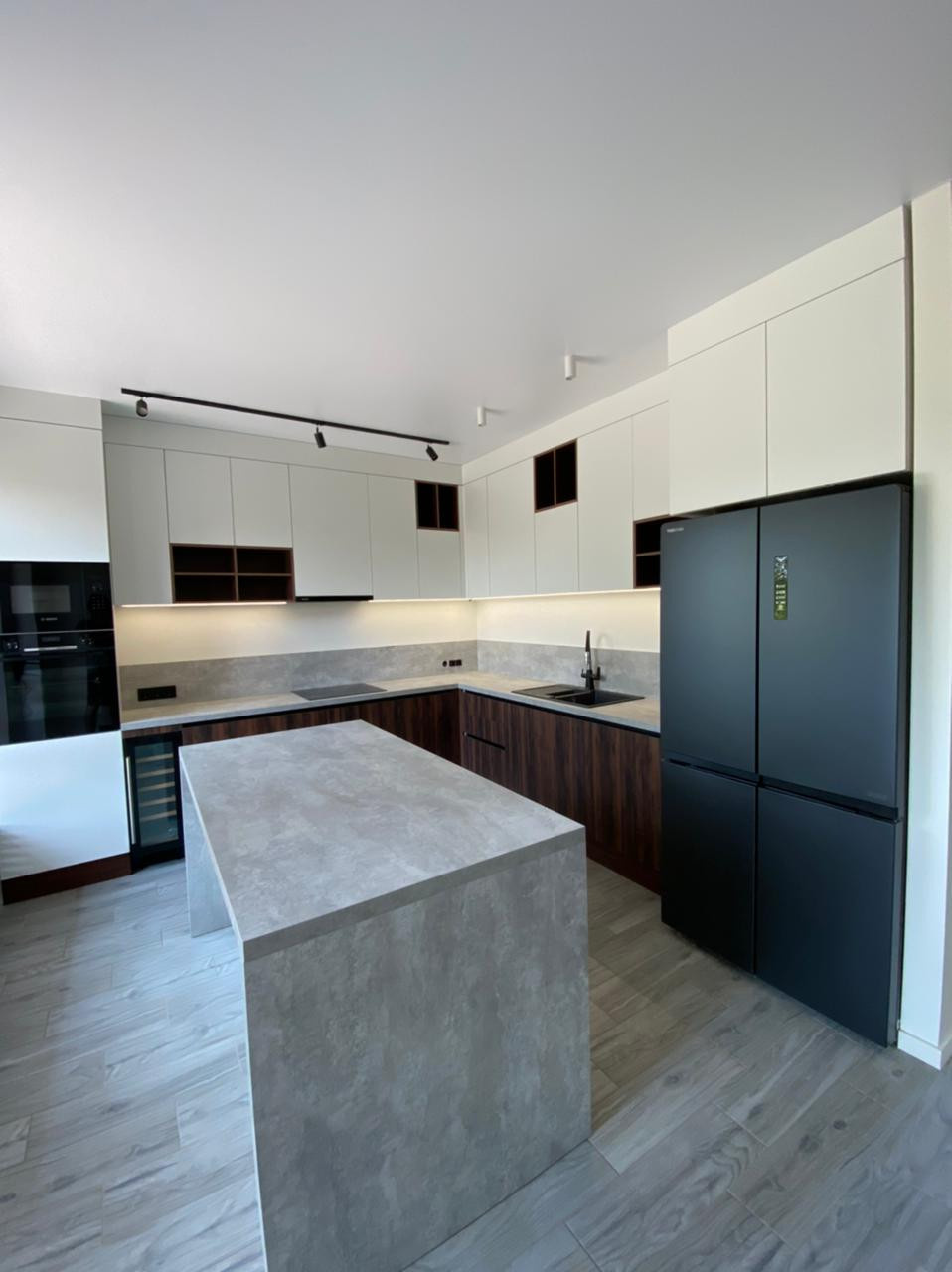 Кухня из пластика для Загородного дома