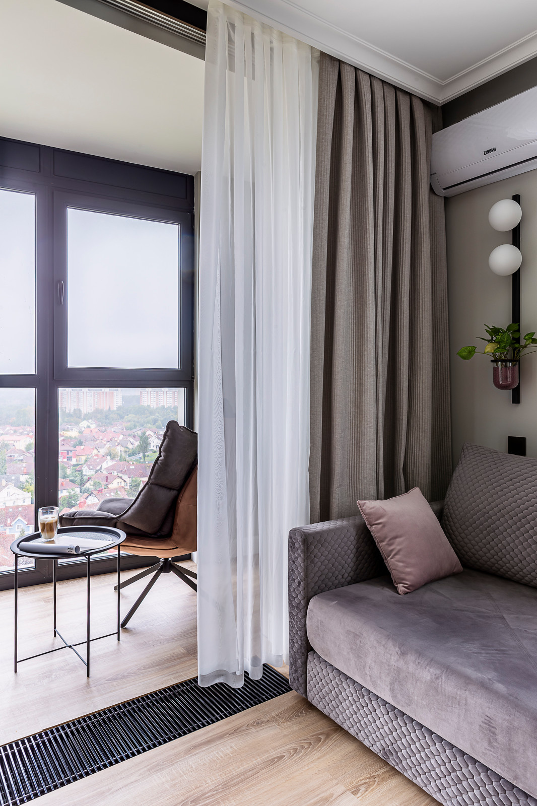 В сиреневых тонах (3-х комнатная квартира 66,7 м²)