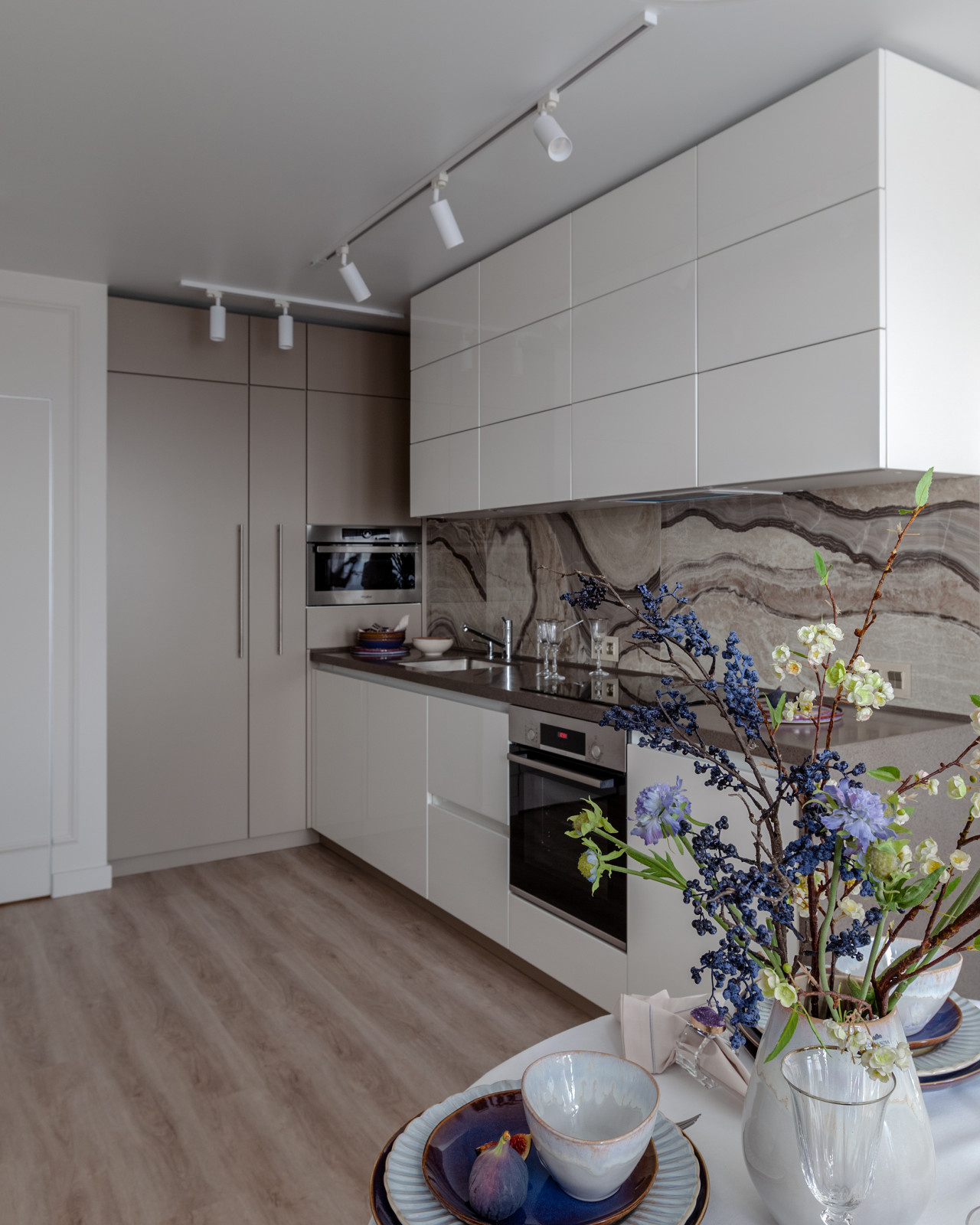 Дизайн-проект пентхауса в ЖК Европейский берег с высотой потолка 5,8 м.