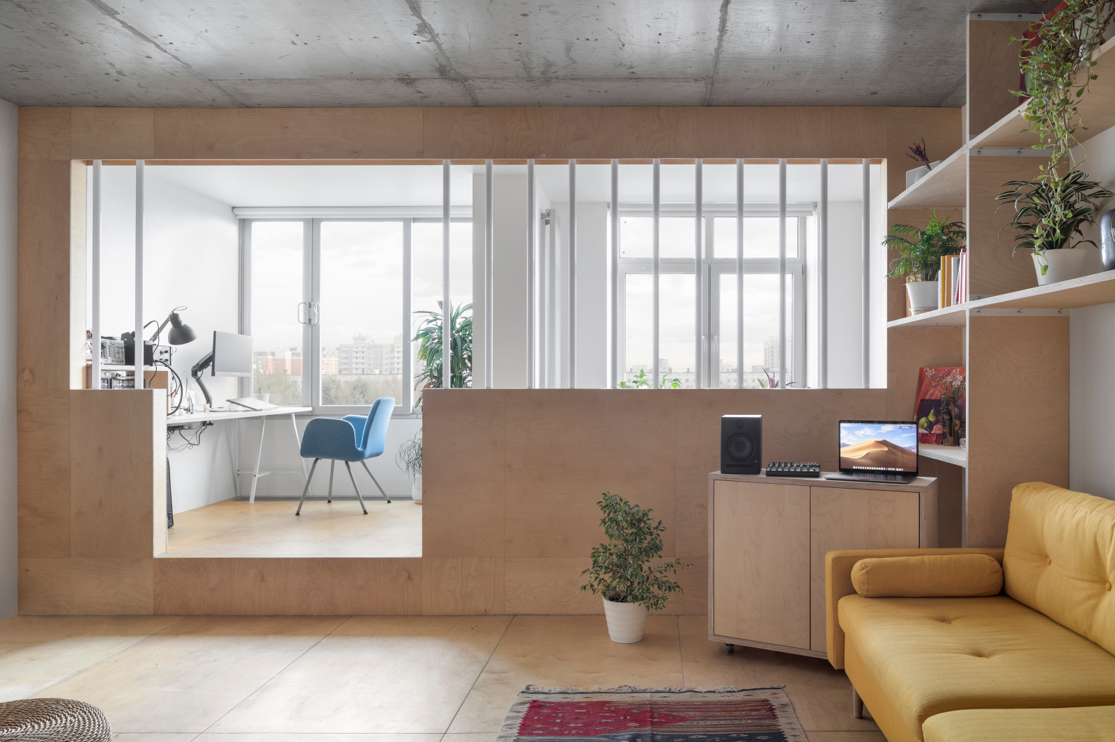 Houzz тур: Квартира с перегородкой из светодиодных трубок