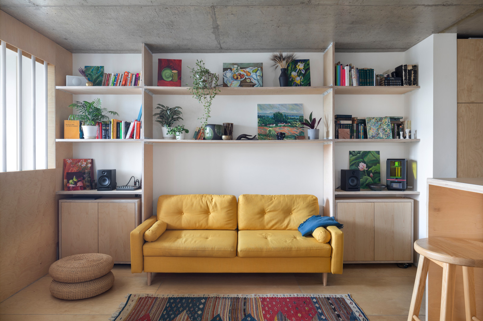 Houzz тур: Квартира с перегородкой из светодиодных трубок