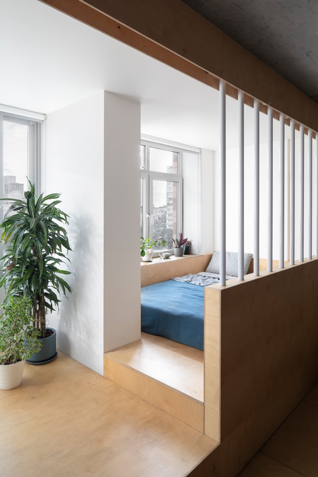 Houzz тур: Квартира с перегородкой из светодиодных трубок