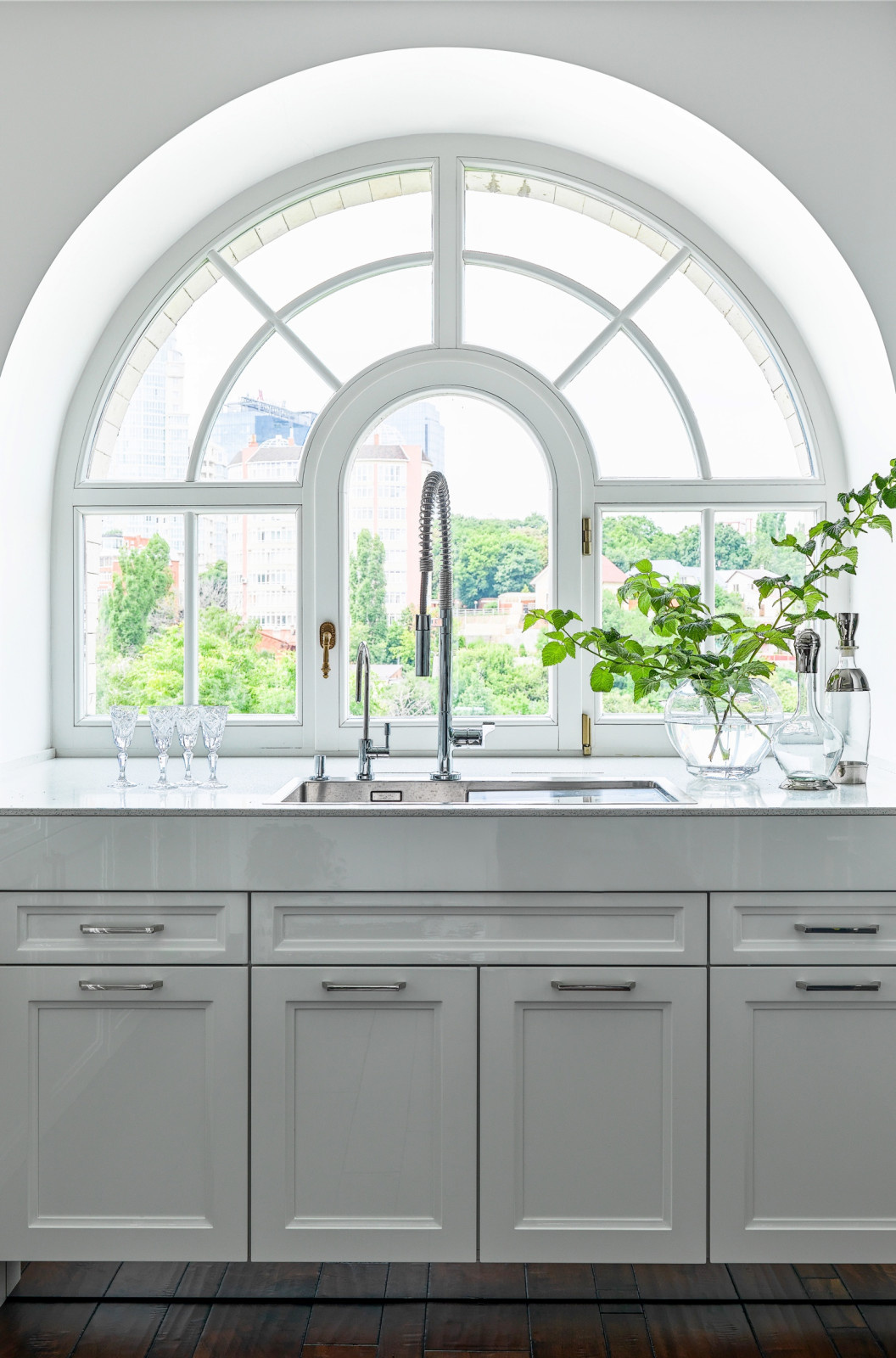 Двухуровневая квартира с мансардой во французском стиле