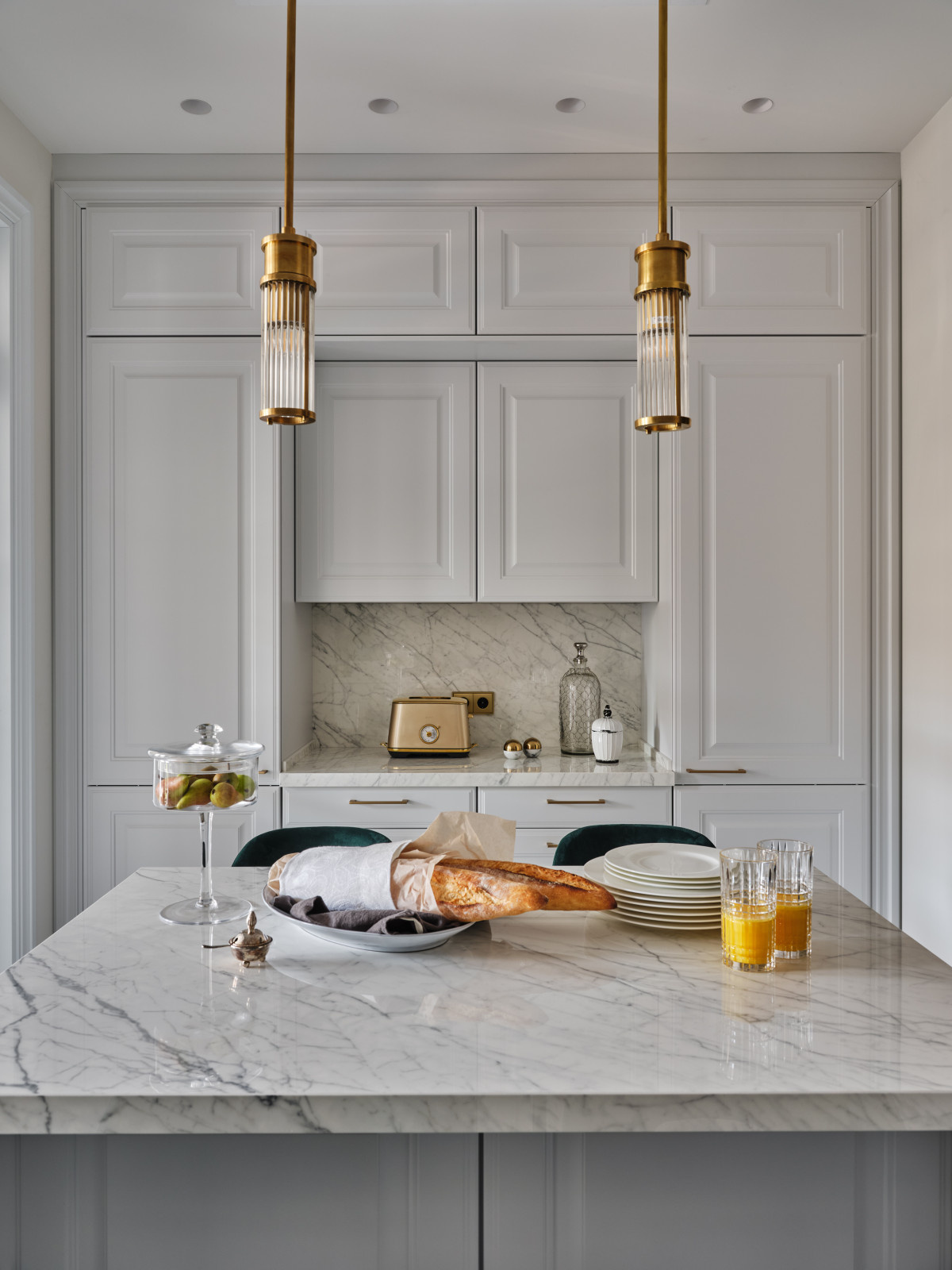 Houzz тур: Квартира во «французском» стиле с проходной кухней