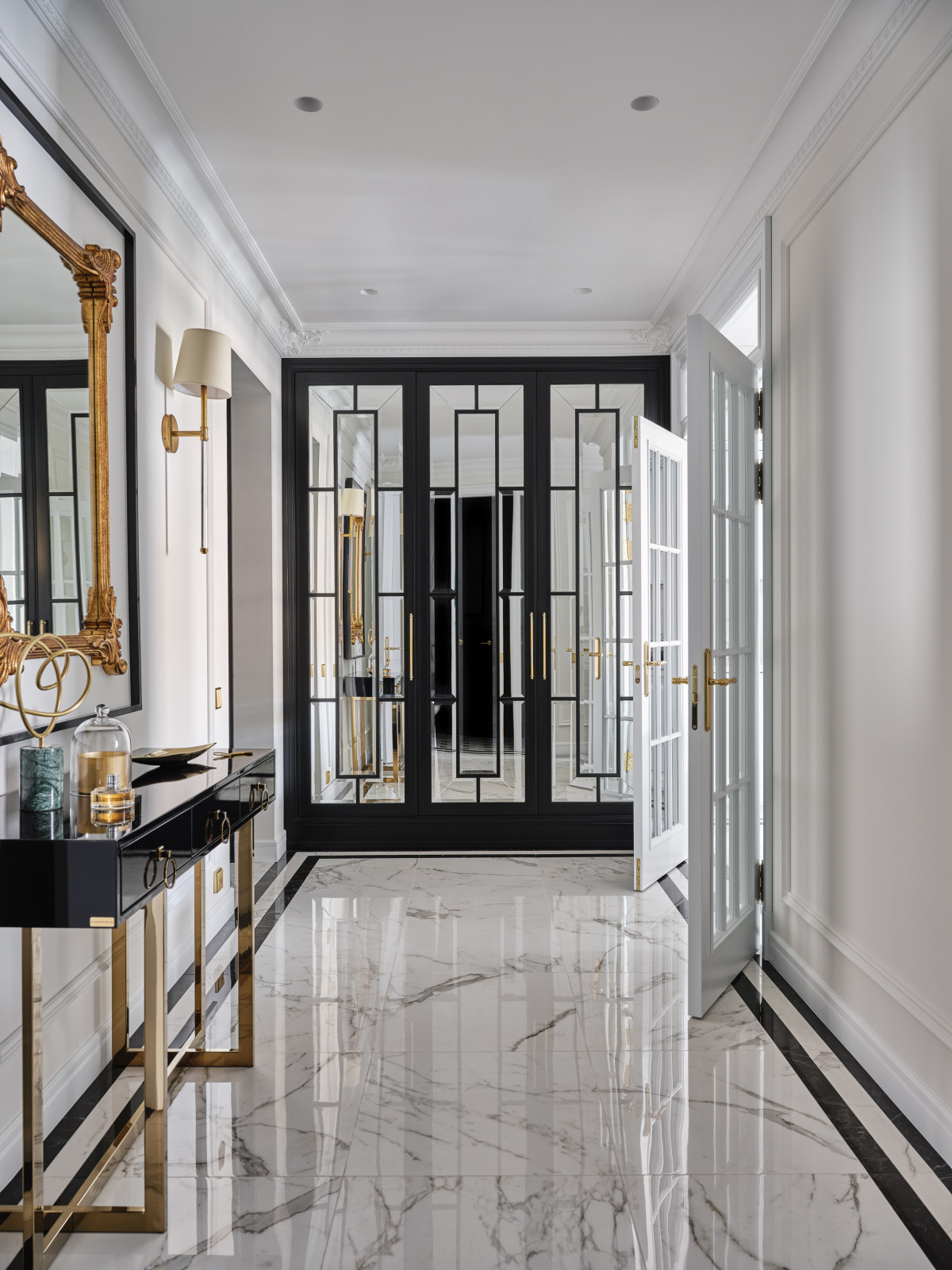 Houzz тур: Квартира во «французском» стиле с проходной кухней